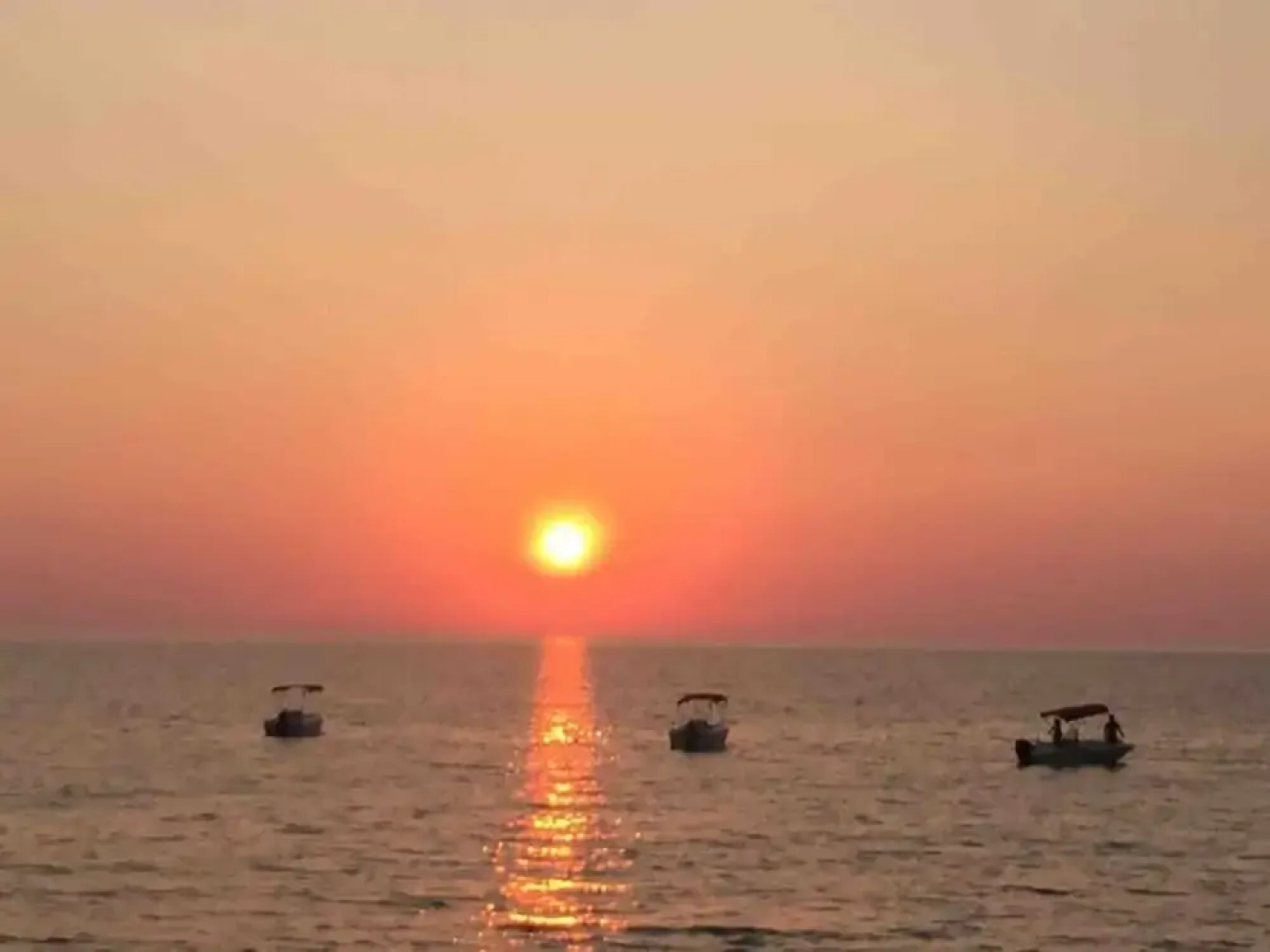 Relaxing Retreat in Chalikounas: Apartment