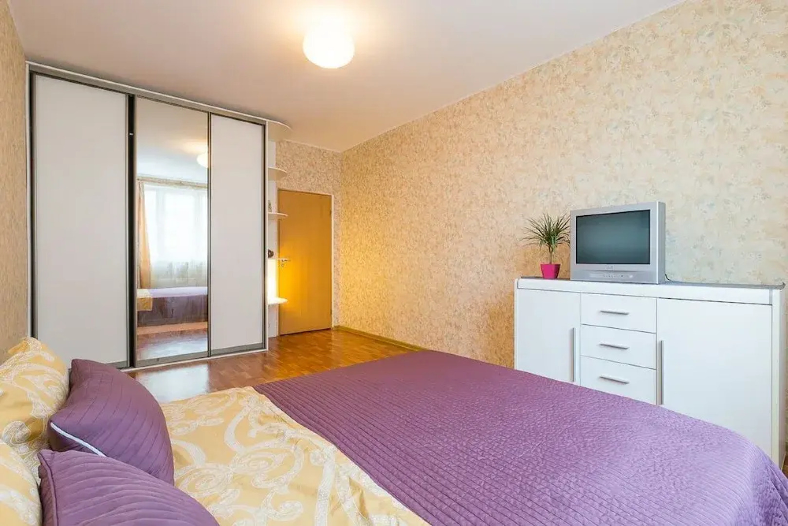 Апартаменты «Добрые Сутки», ул. Генерала Варенникова, 2