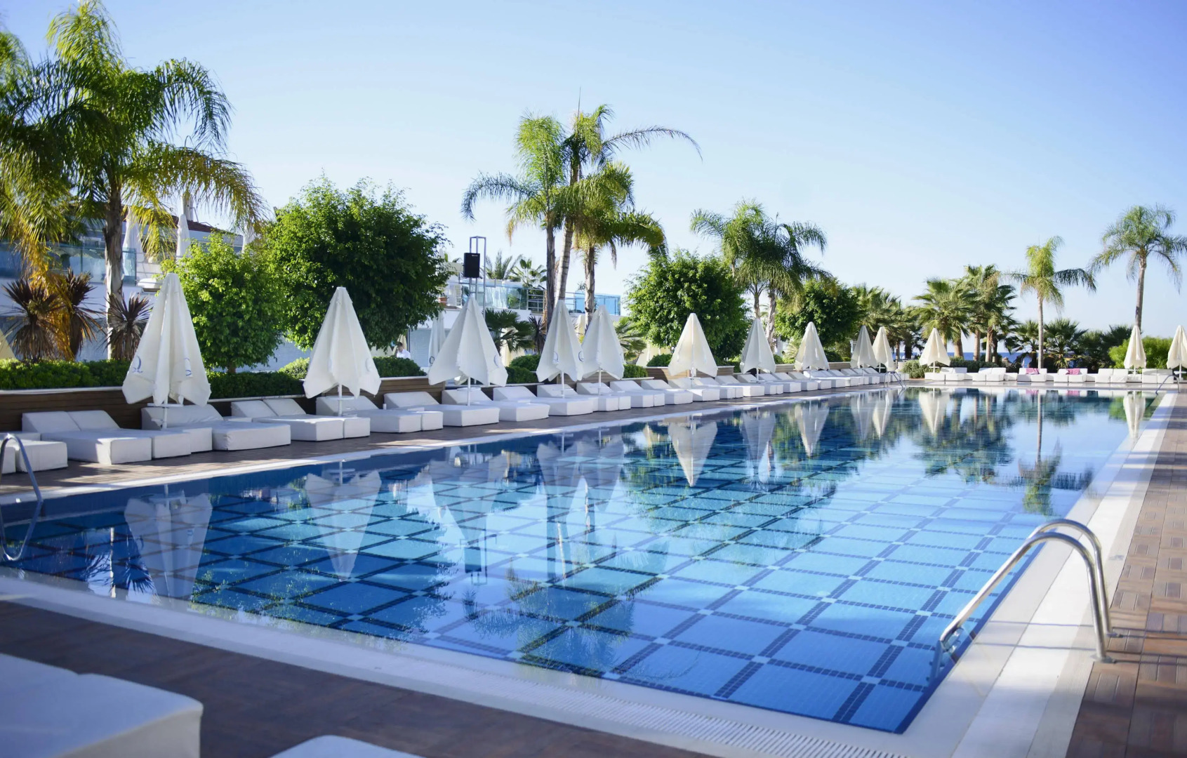 Отель Q Premium Resort