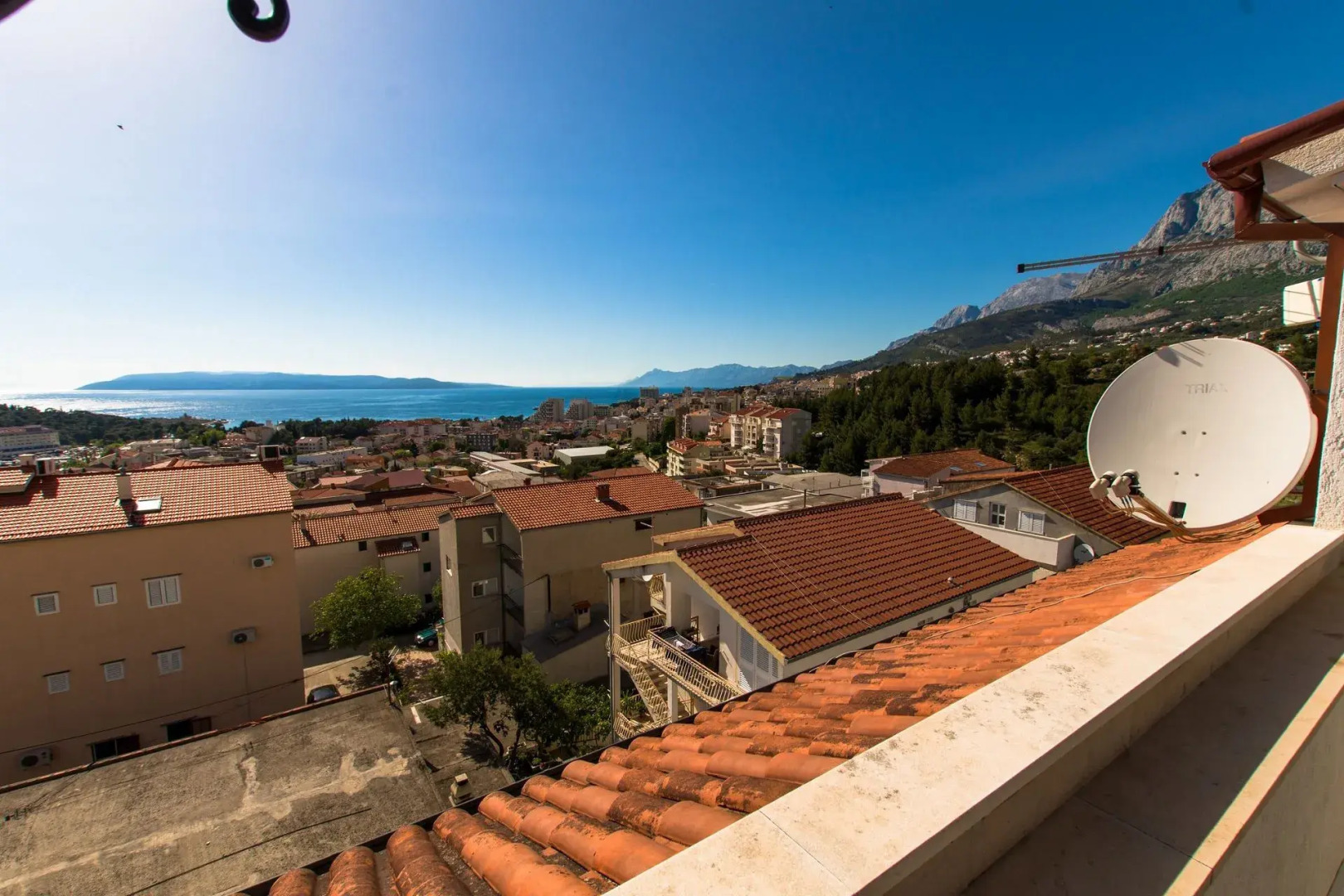 Apartment Prgo - spacious with view & parking: A3  3. kat Makarska, Riviera Makarska