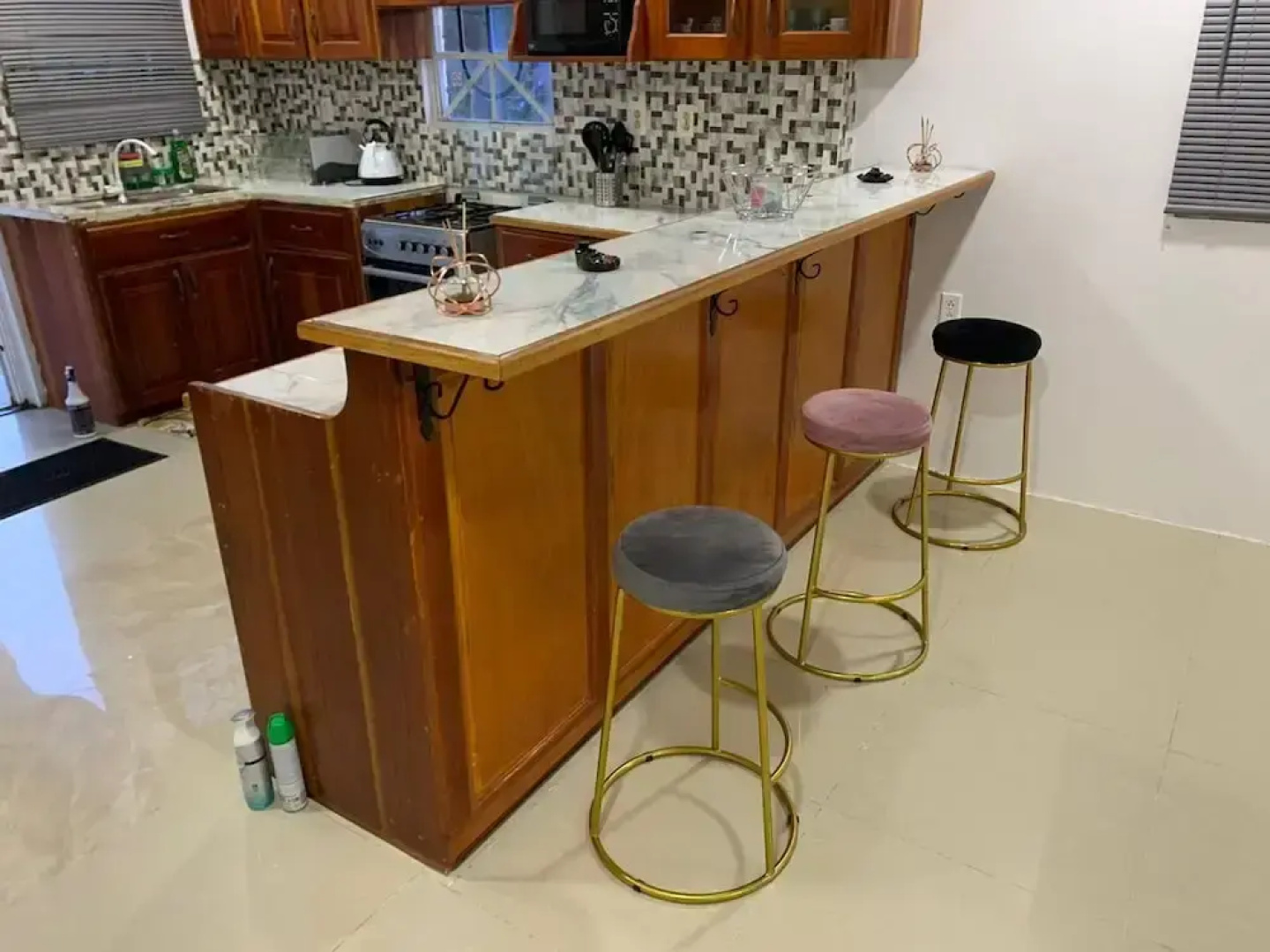 1 Bed Apartment - Sleeps 2 - Parking - Wifi