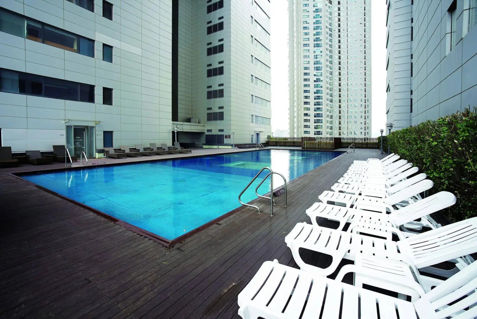 The Classic 500 Pentaz Executive Residence