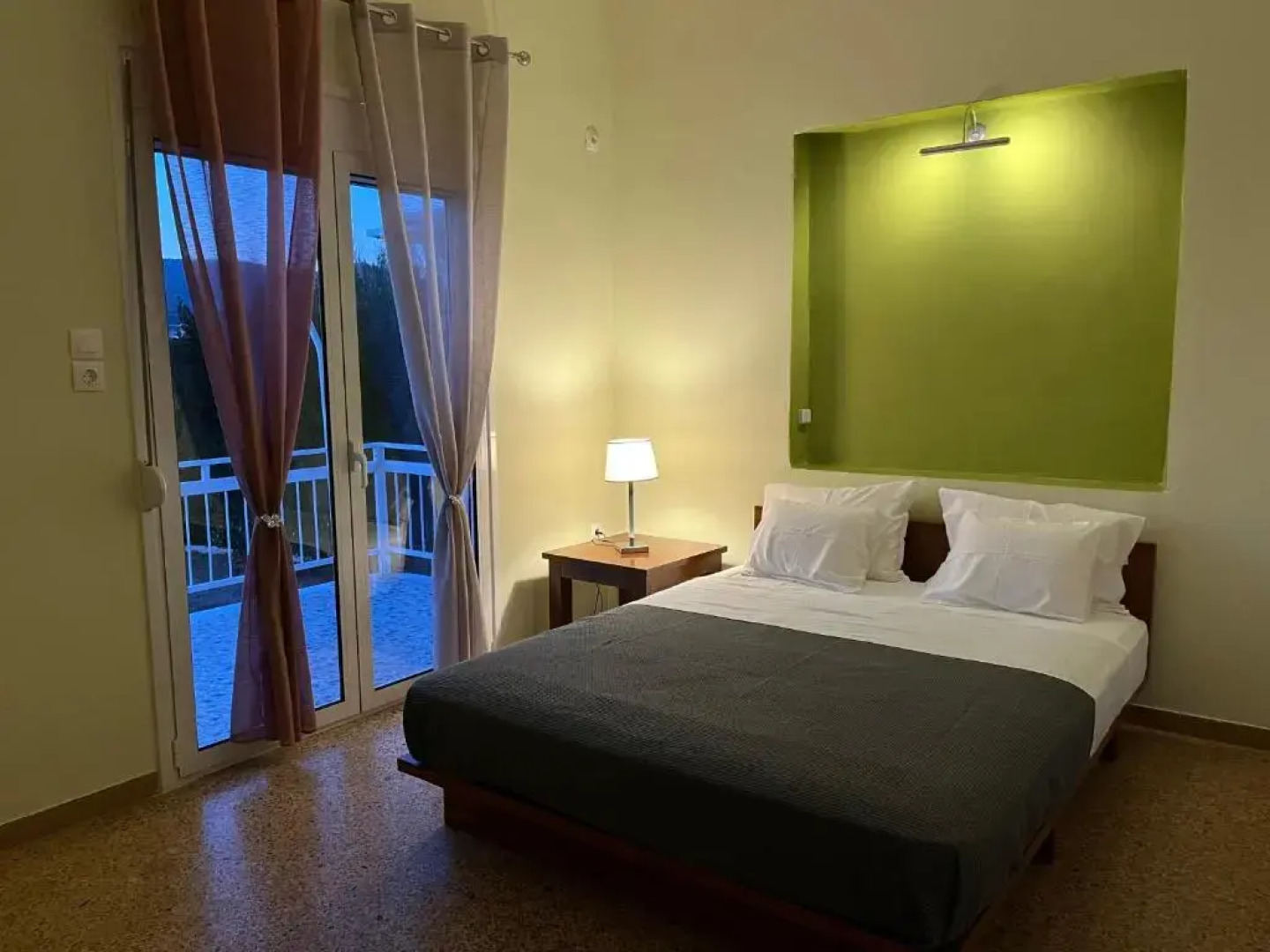 Athens Riviera: 2 bed / 3' walk from the beach