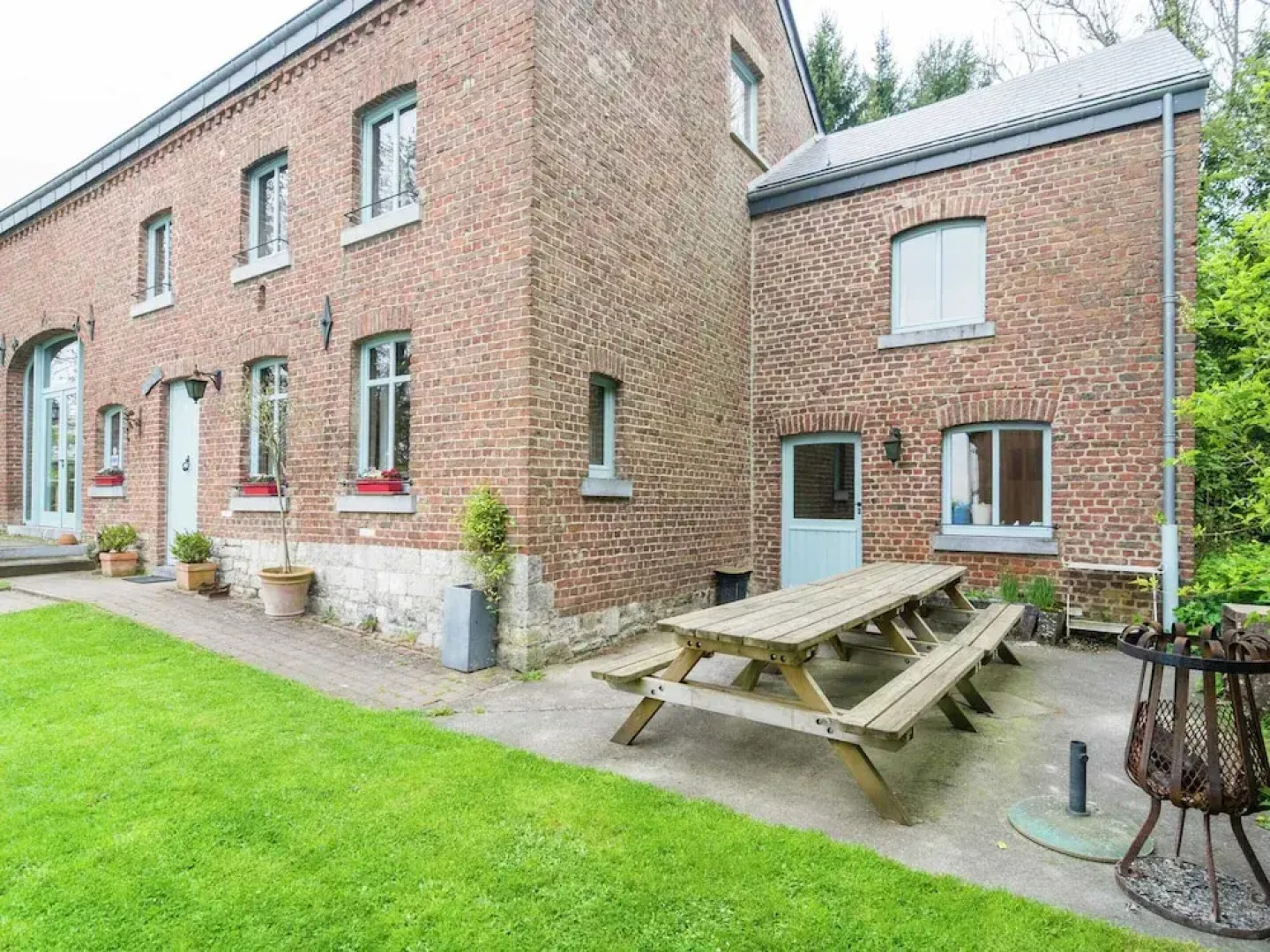 Pleasant Holiday Home With Garden in Ciney