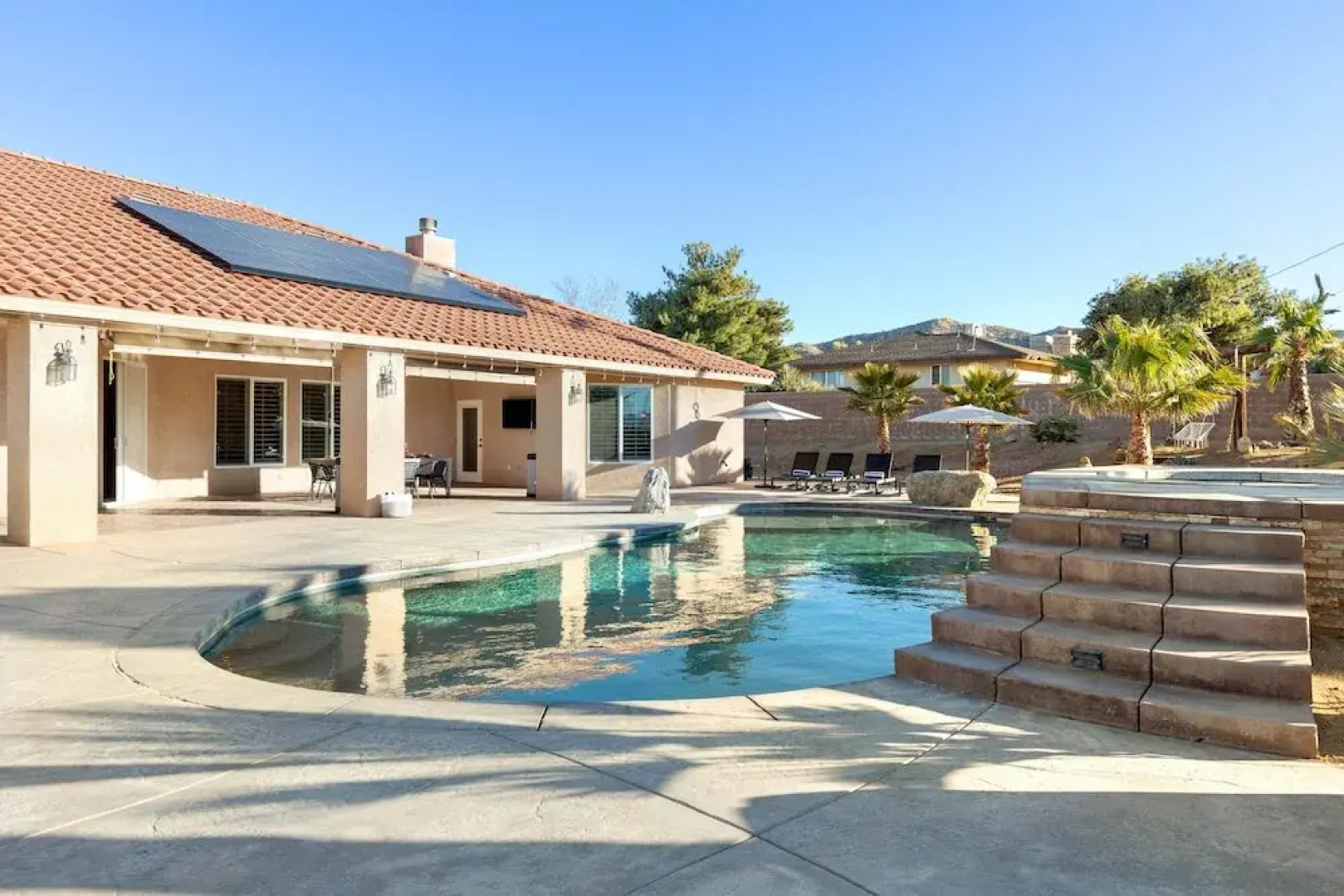 Playa Sol by Avantstay Jtree Oasis w/ Hot Tub & Pool!