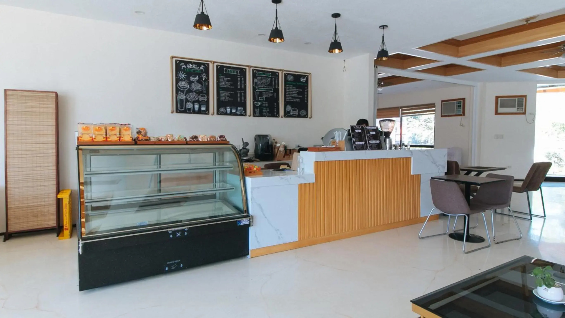 RedDoorz Premium @ Nick Hotel Gerona Tarlac