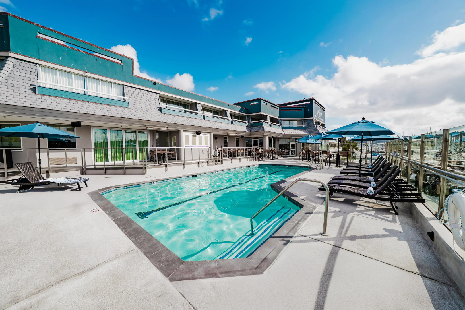 Bay Club Hotel & Marina