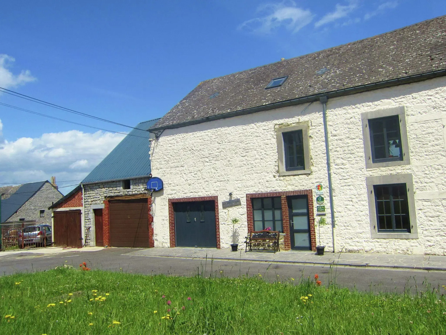Pretty Cottage in Gimnee with Garden
