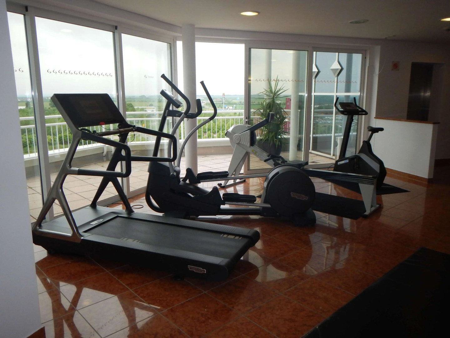 Globana Airport Hotel