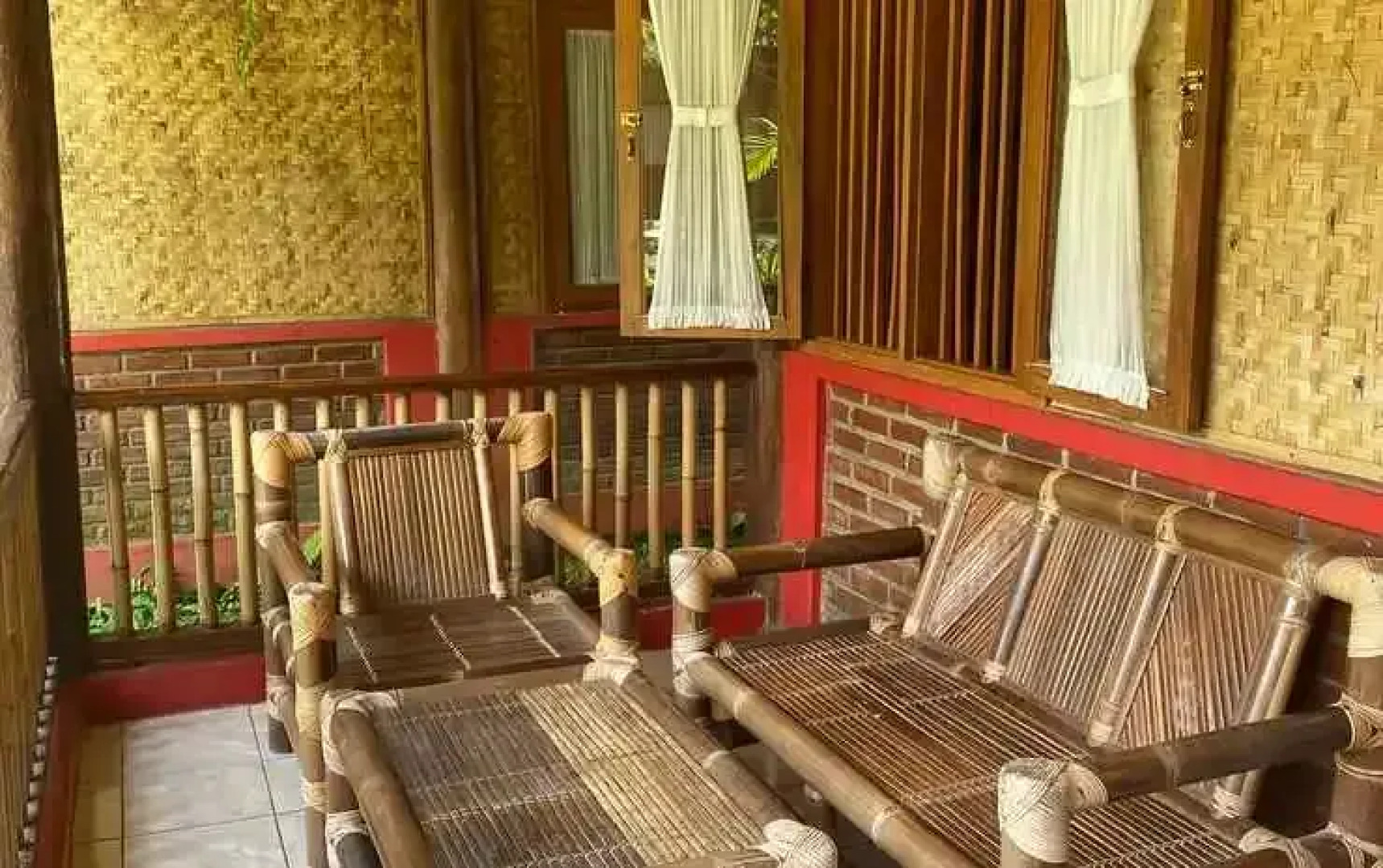 Sawung Gawir Restaurant and Bungalow Ciwidey