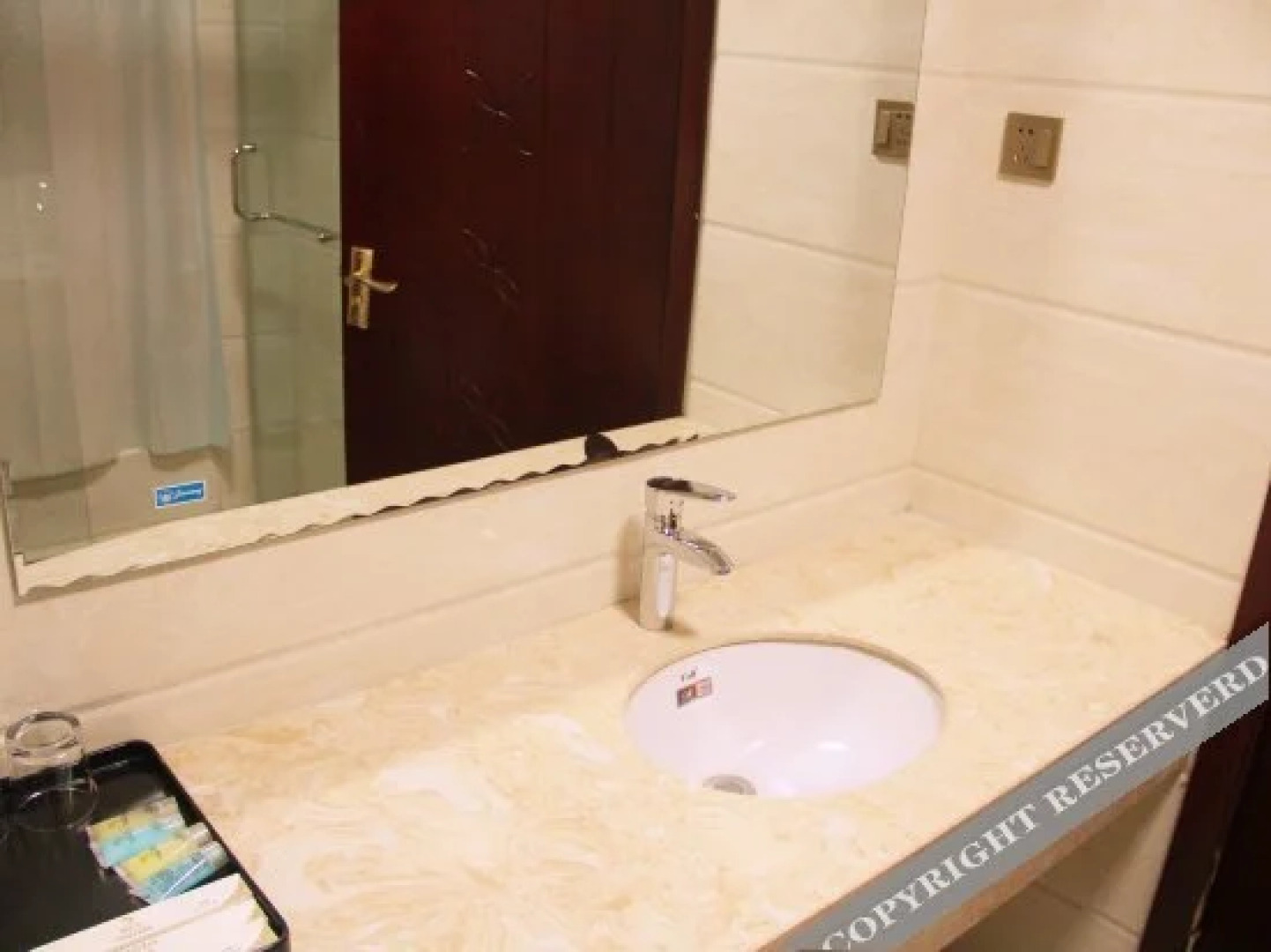 Yixuanju Business Hotel