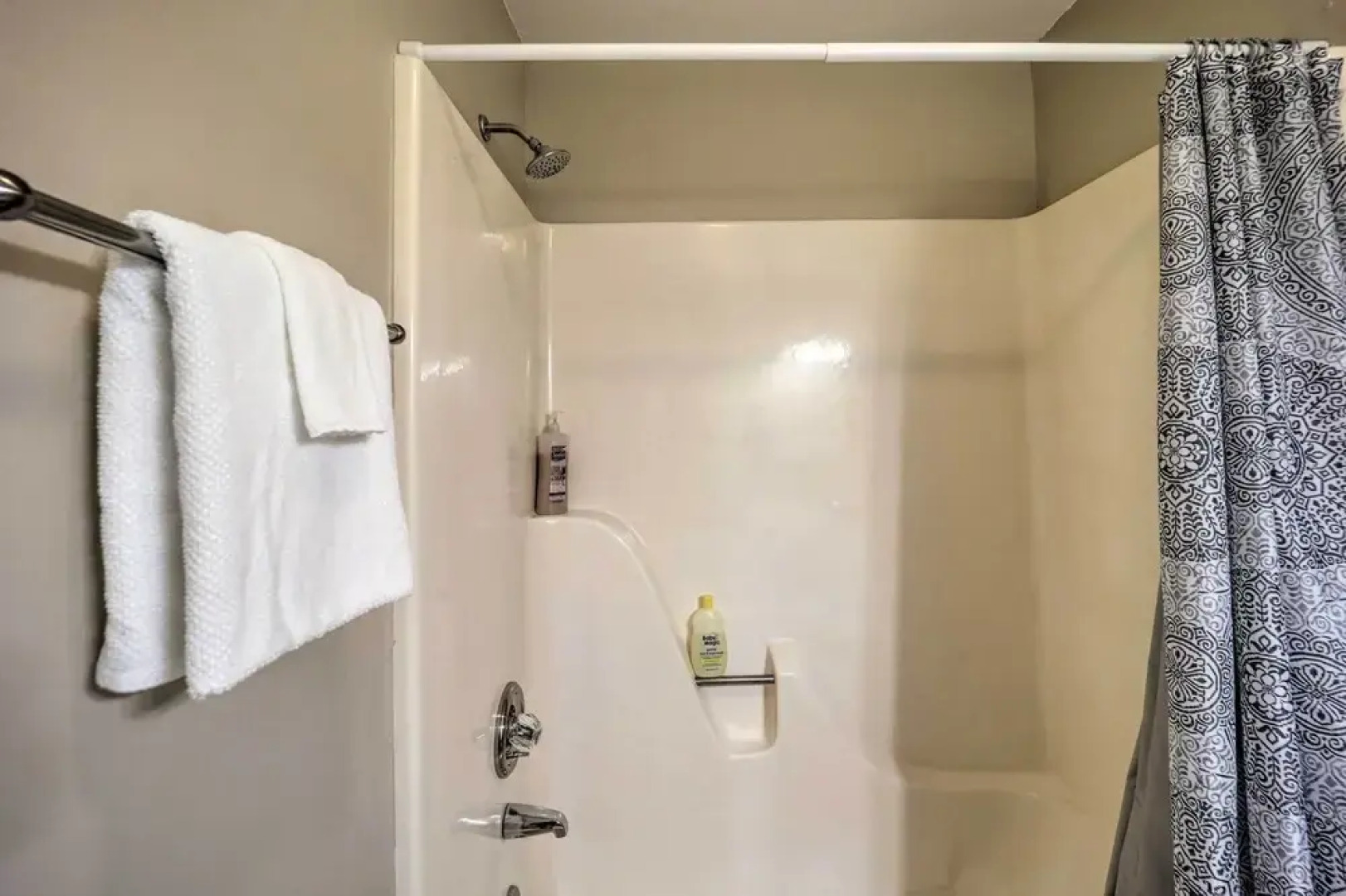 Banner Elk Condo ~ 4 Mi to Sugar Mountain Resort!