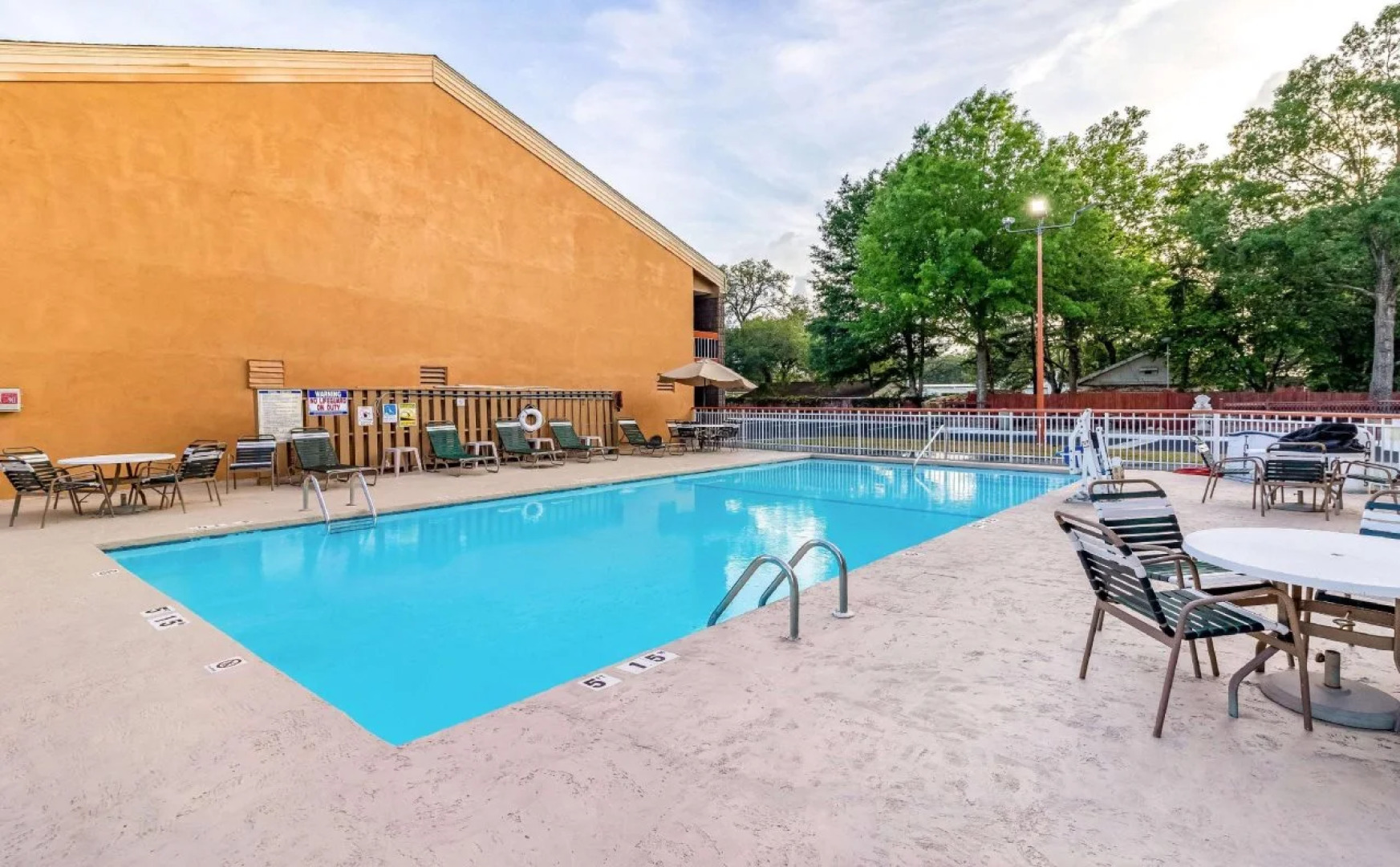 Baymont Inn & Suites Wilmington