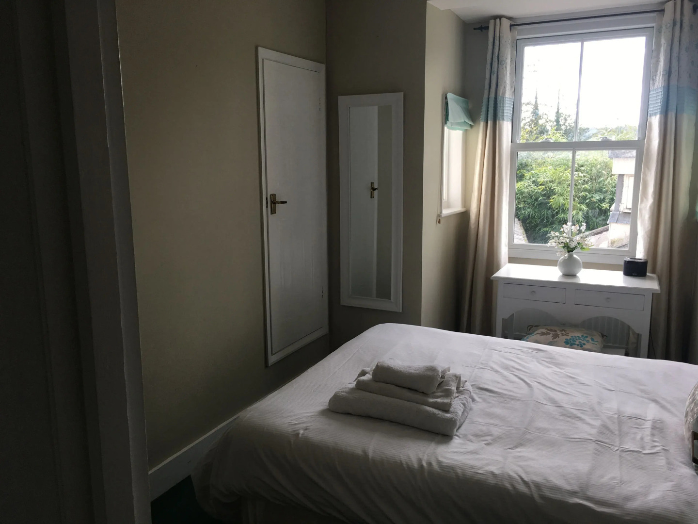 Morleys Bistro | By Huluki Sussex Stays