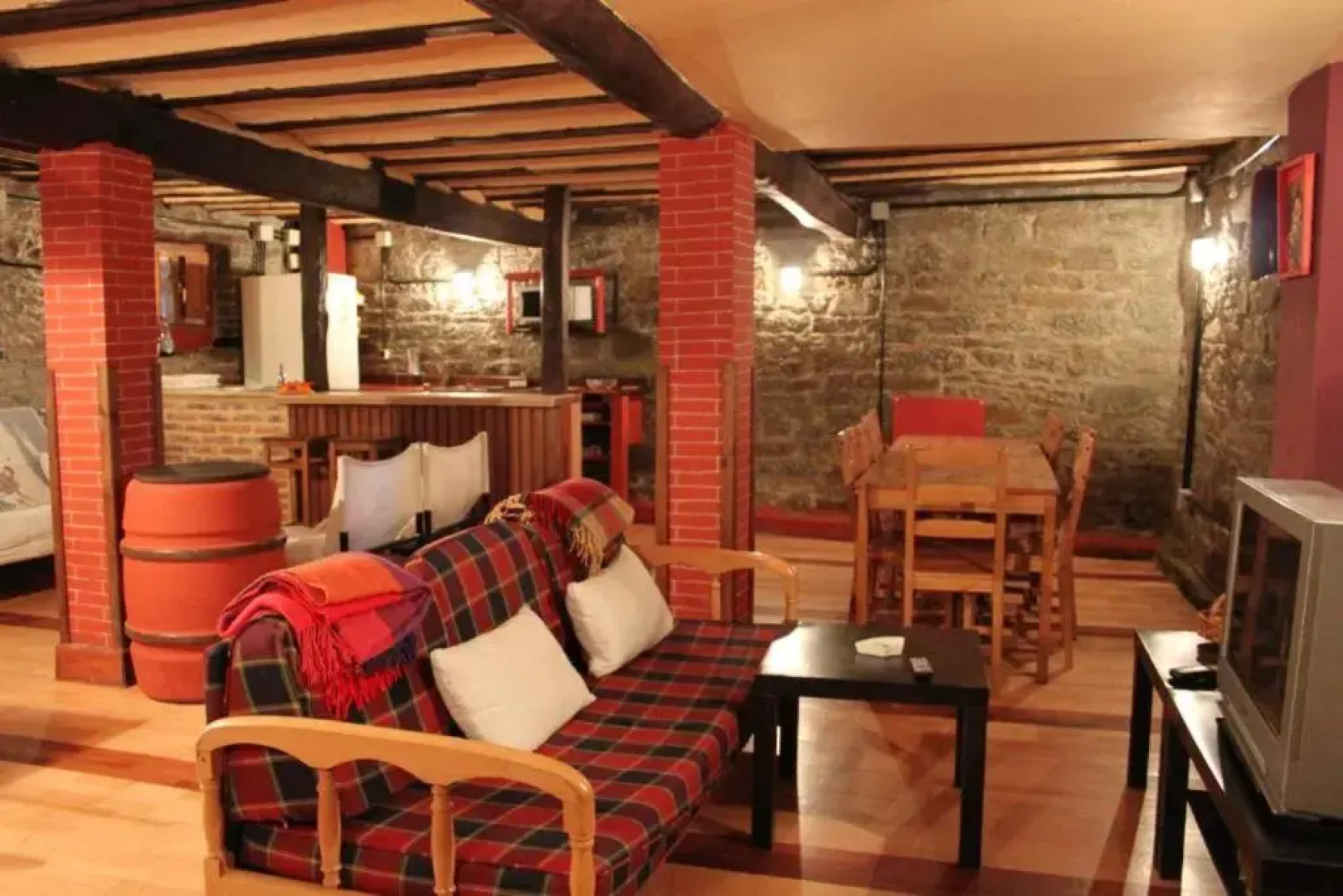 House With 5 Bedrooms in Mieres del Camino, With Wonderful Mountain View, Balcony and Wifi Near the Slopes