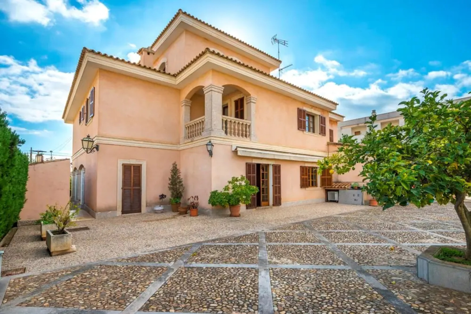 Can Pou (Pou De Sa Caleta)