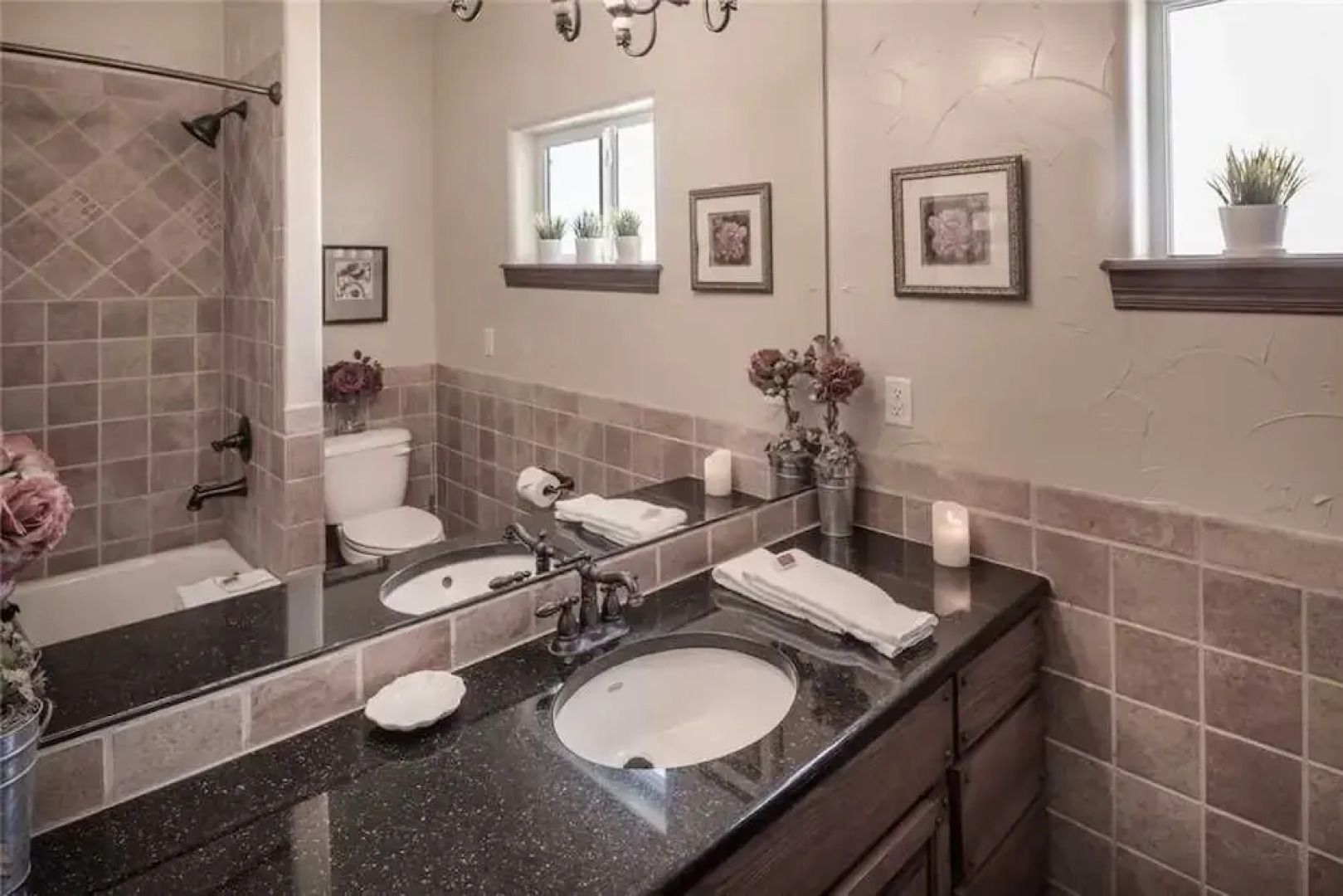 Casa Elegante - Four Bedroom Cabin