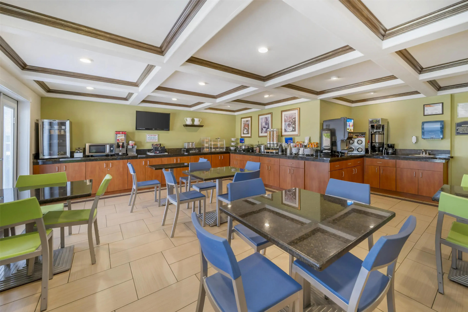 Best Western Antelope Inn & Suites
