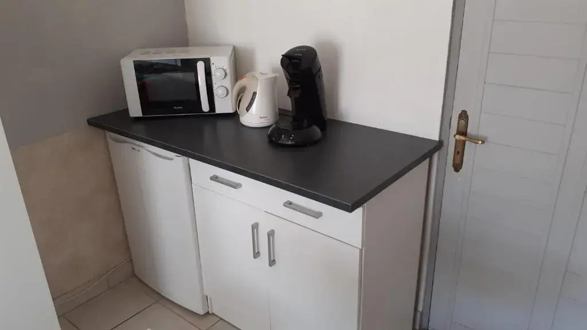 Studio et piscine au sel