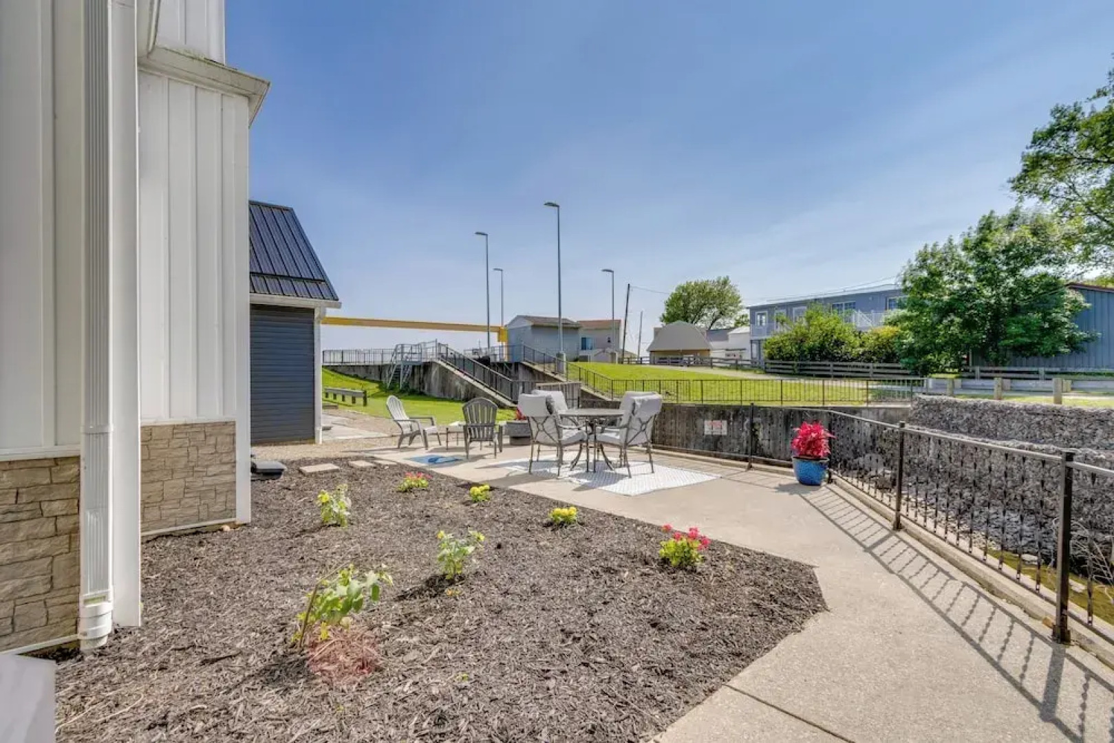 Steps to Buckeye Lake: Family-friendly Home