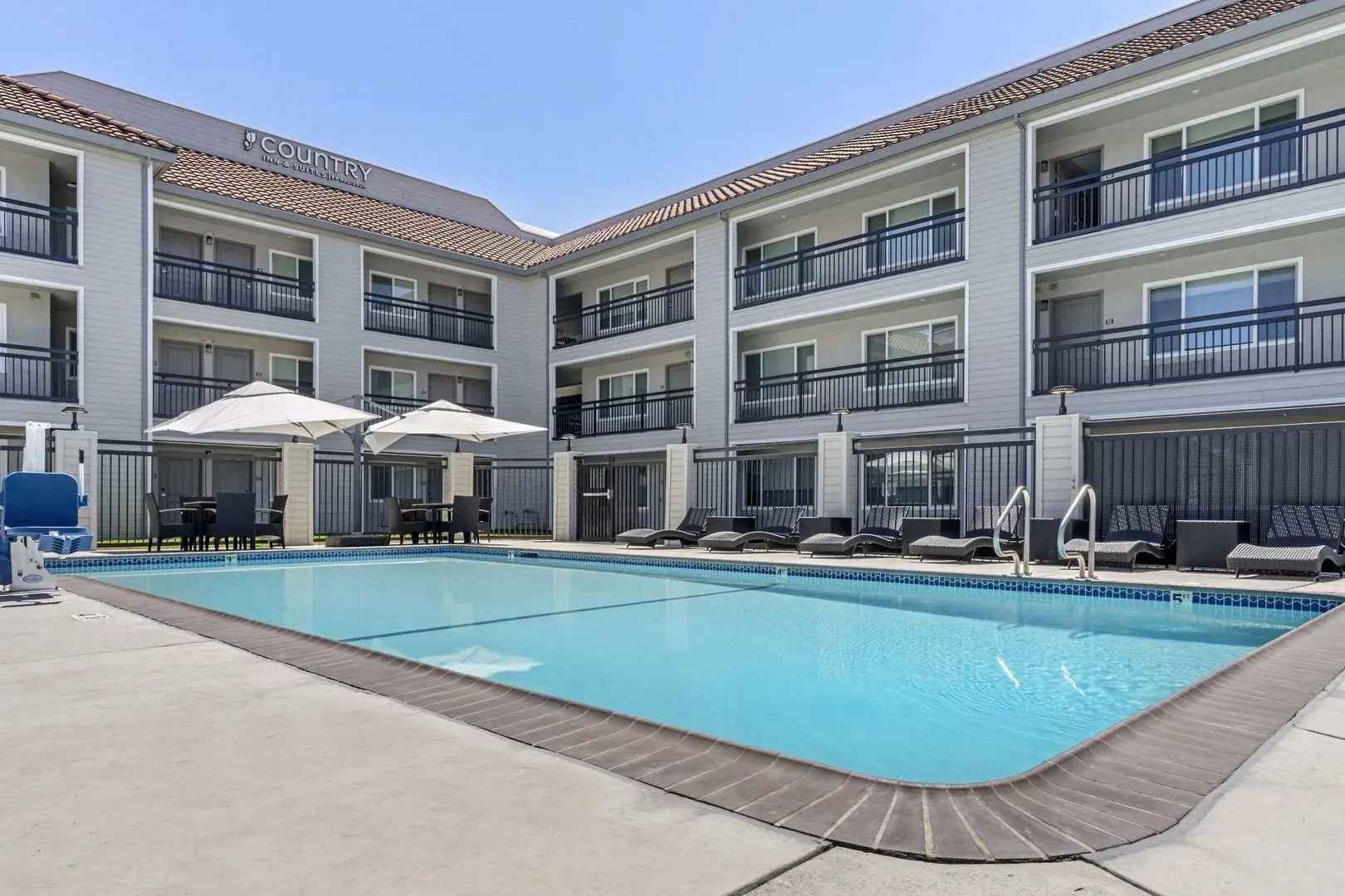 Country Inn & Suites by Radisson, Vallejo Napa Valley, CA