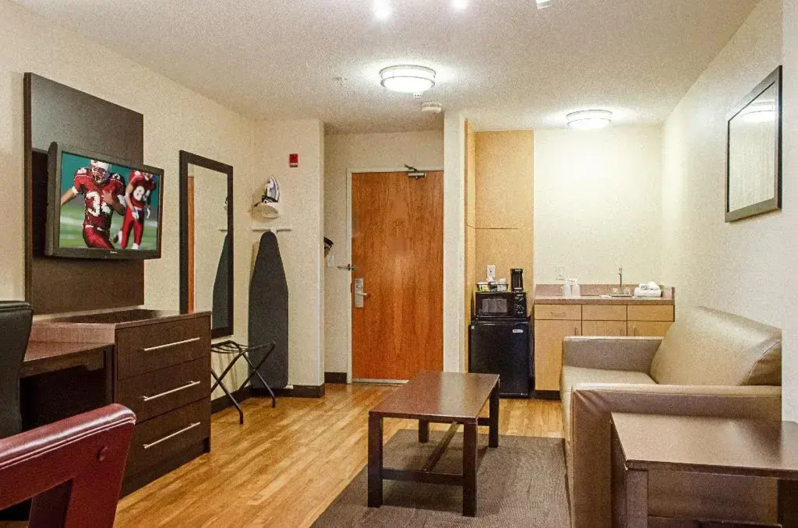 Red Roof Inn PLUS+ Boston - Logan