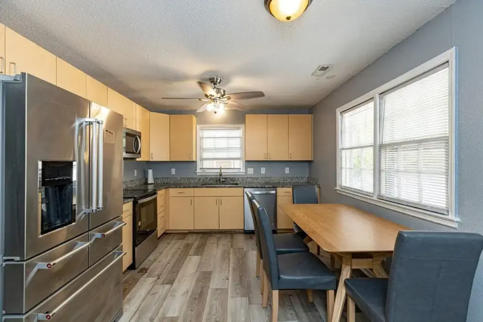 Cozy 3BR Home Patio Grill Free Parking Wi-fi