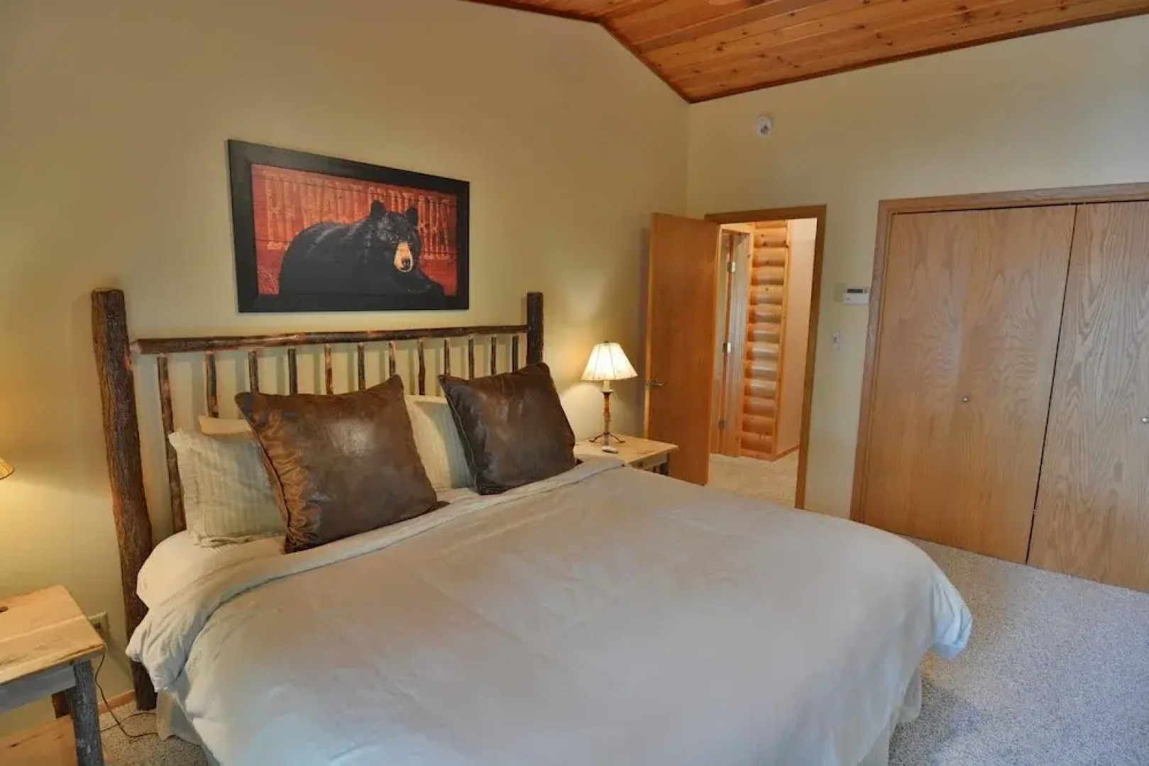 Bearfoot Retreat 4 Bedrooms 3 Bathrooms Condo