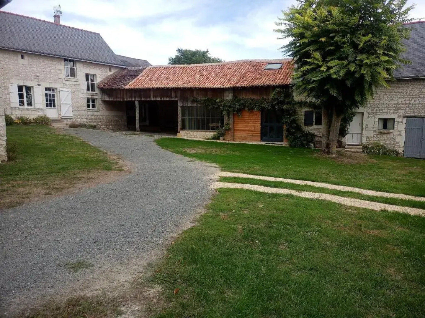 Maison de 3 chambres avec jardin clos et wifi a Assay