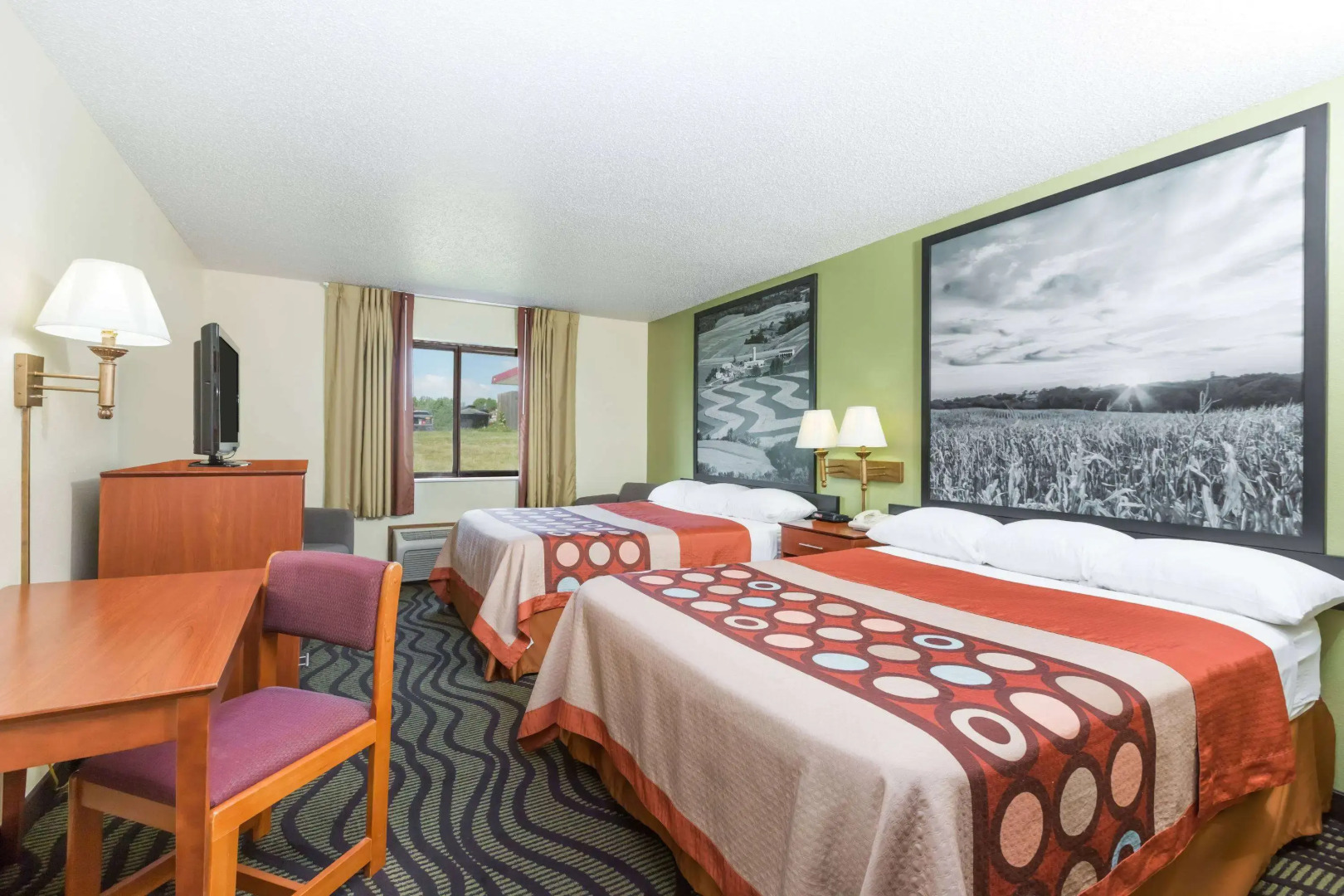 Super 8 by Wyndham Newton