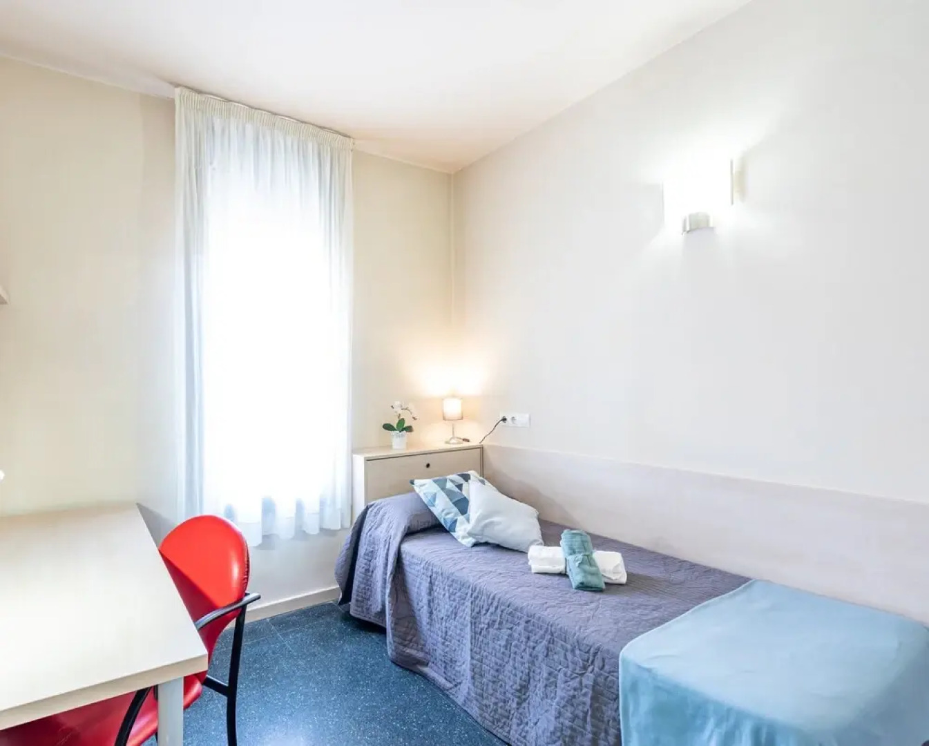 Residencia Universitaria Resa Giner de los Ríos - Hostel