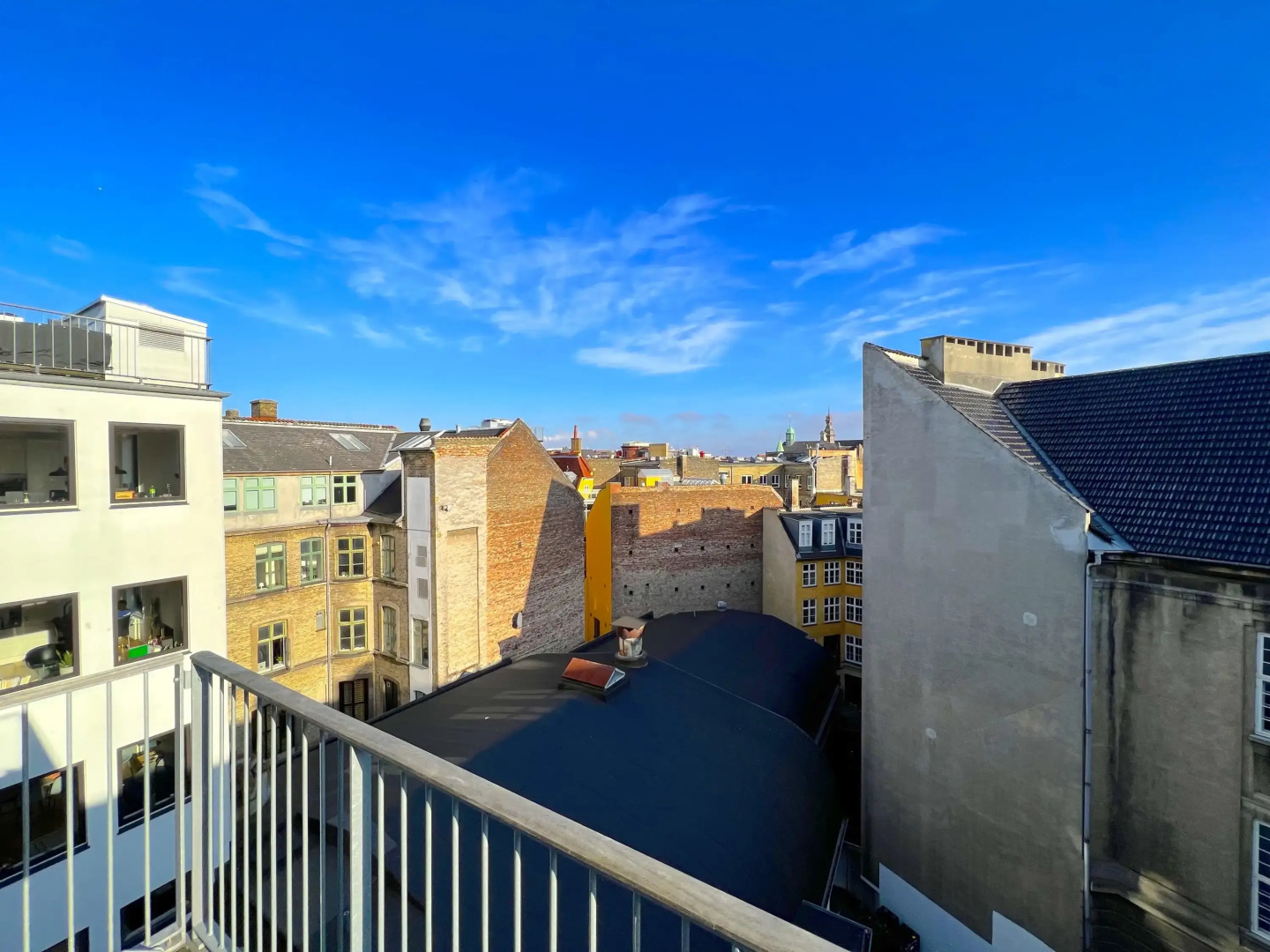 ★102m2 Scandinavian Design & Prime Location★ PROF Cleaning