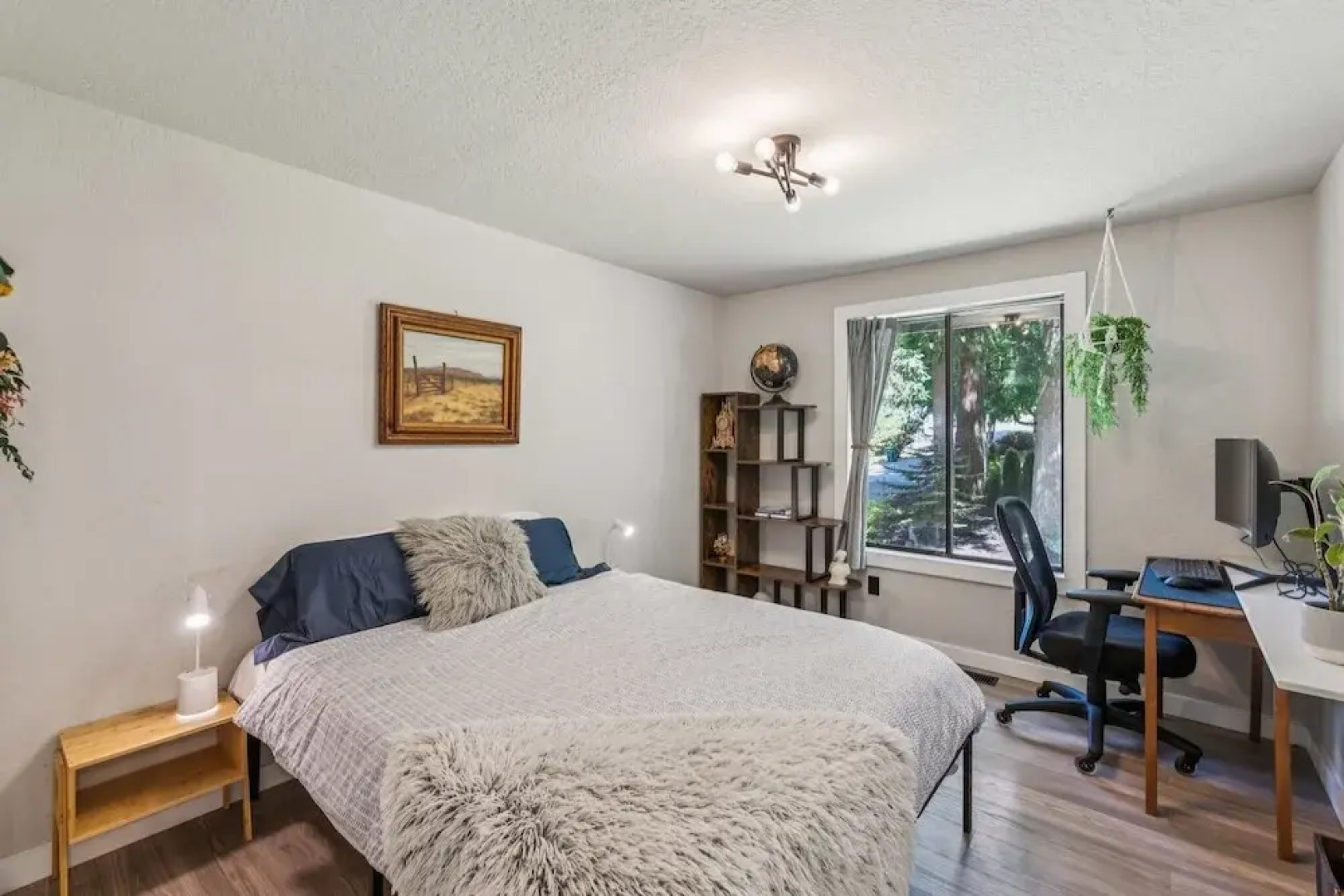 Modern Forest Escape Near Hikes & Lake 6 Bedroom Home