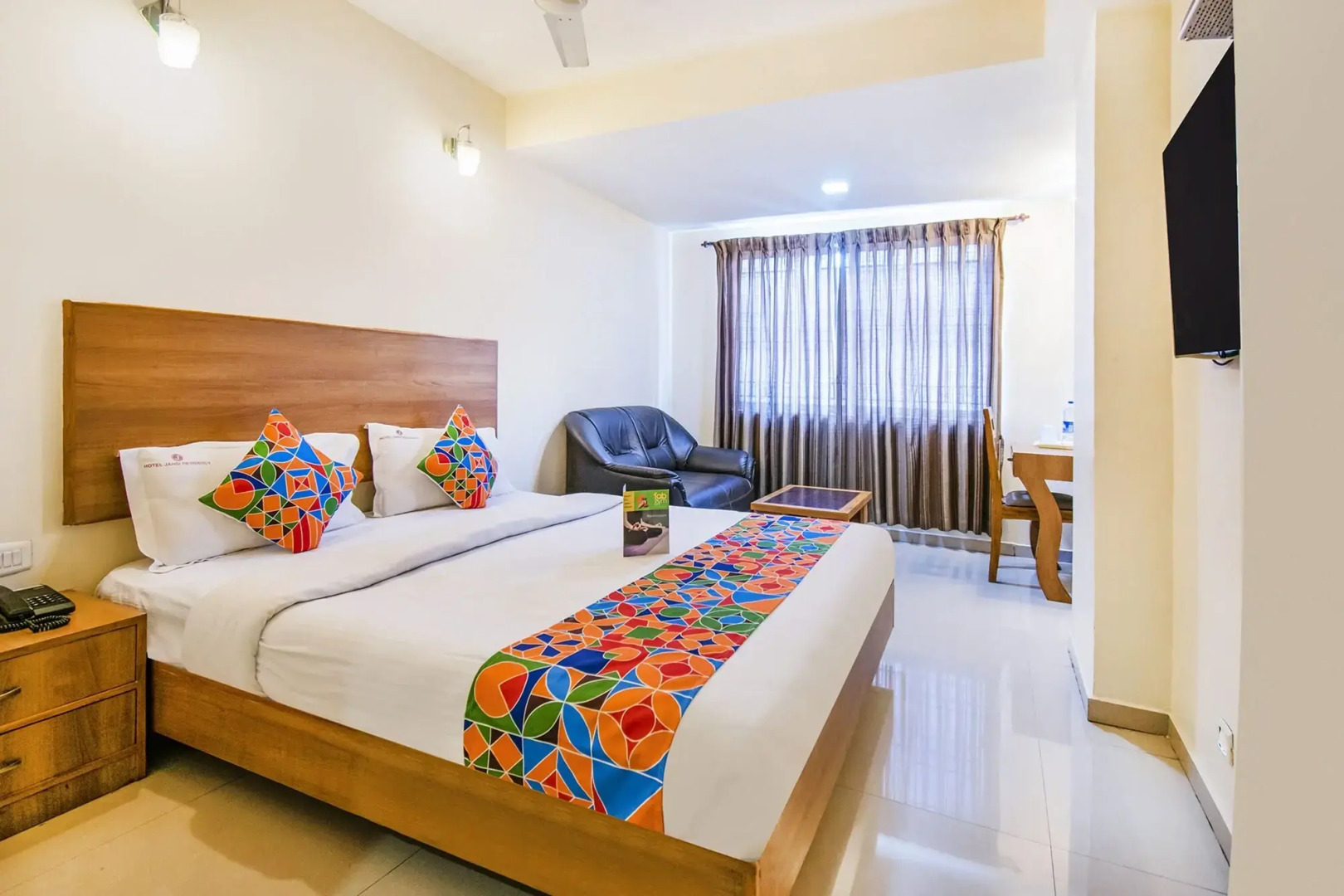 Fabhotel Jansi Deluxe Gandhipuram