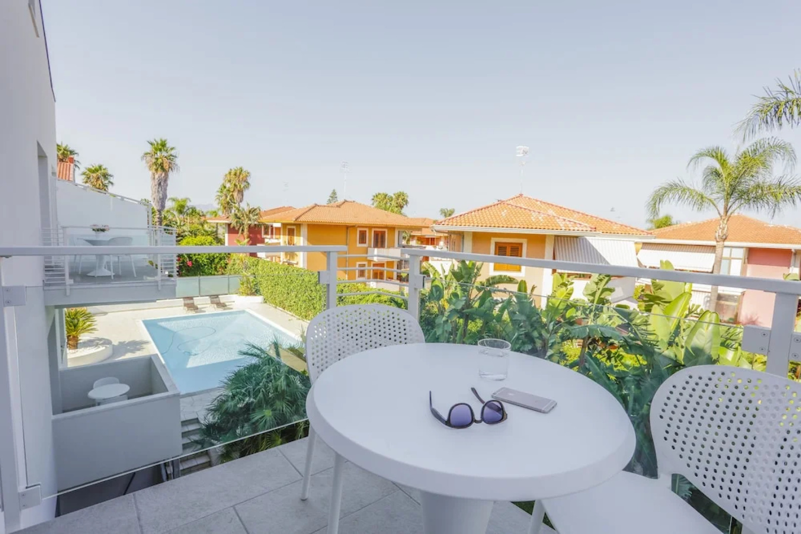 Path House - Suite Hotel