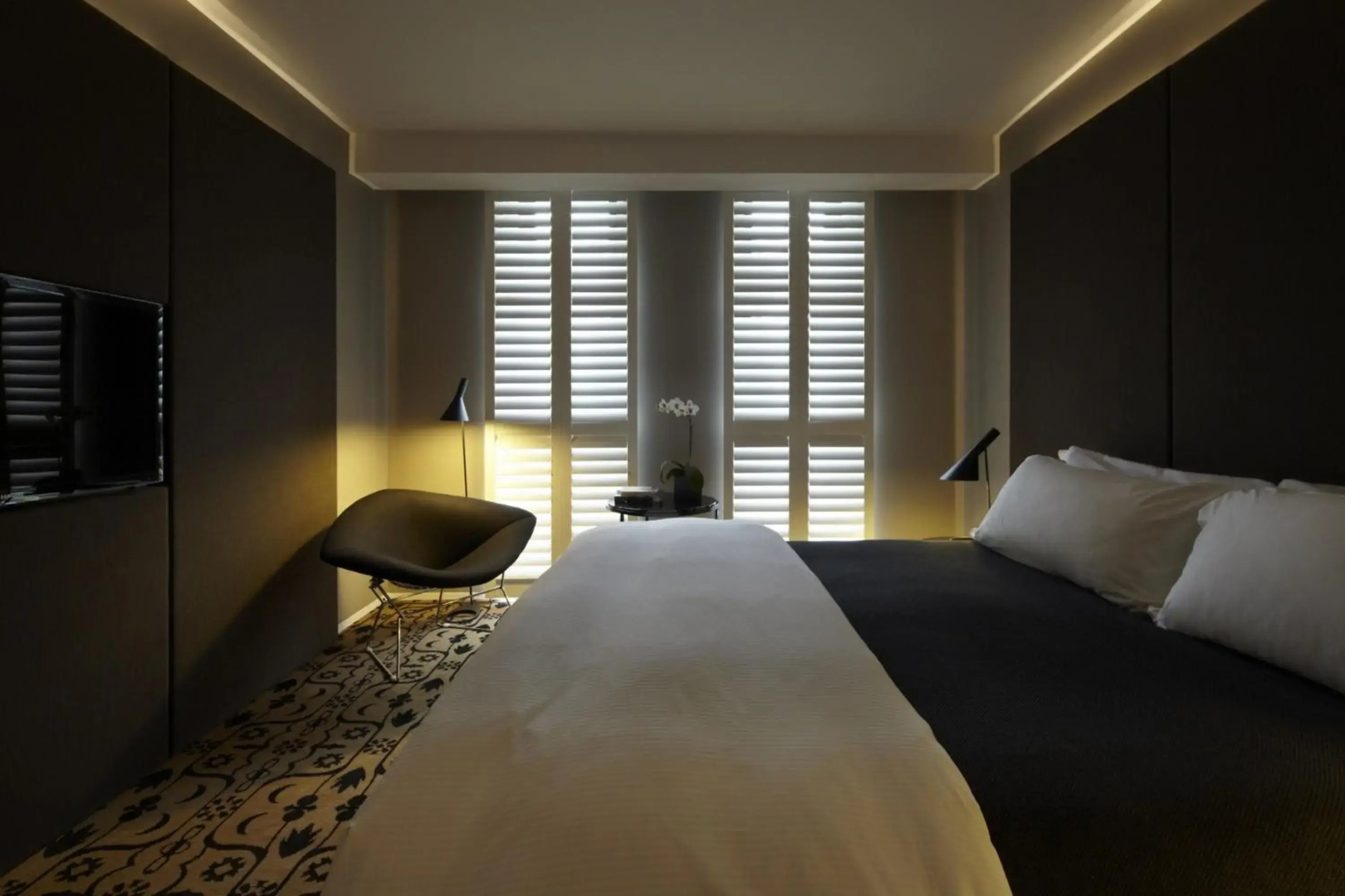 Burbury Hotel & Apartments