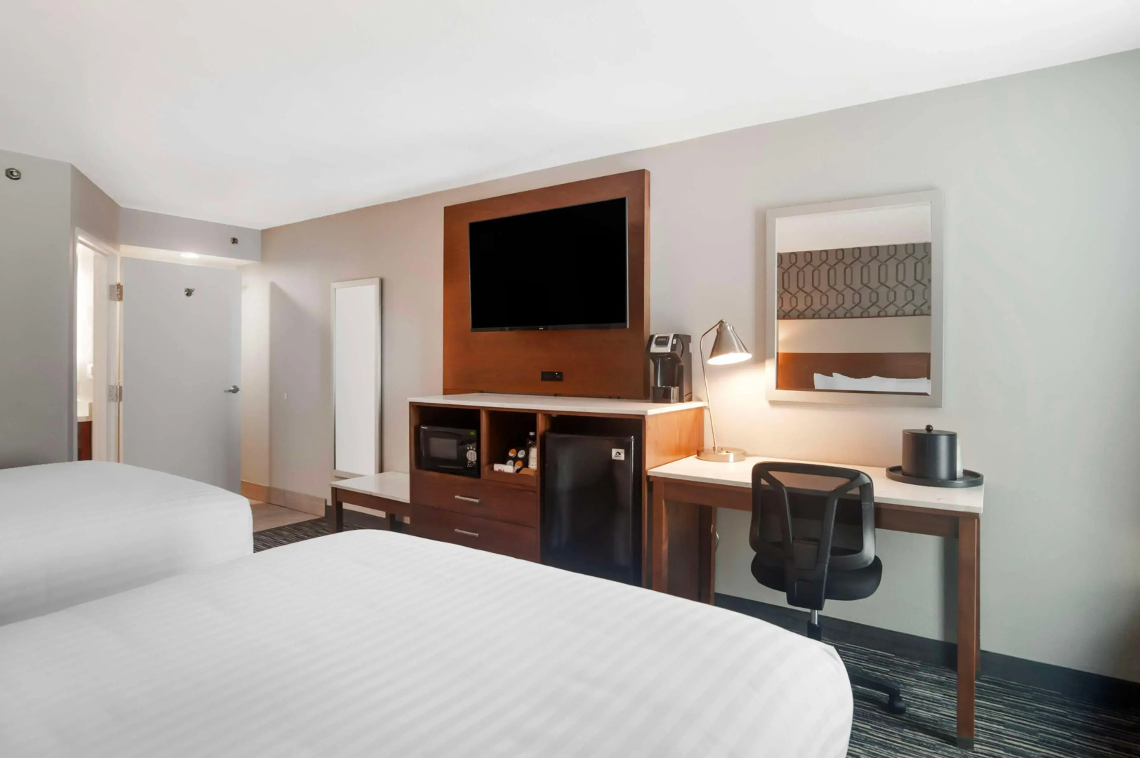 Best Western Plus Commerce Hotel