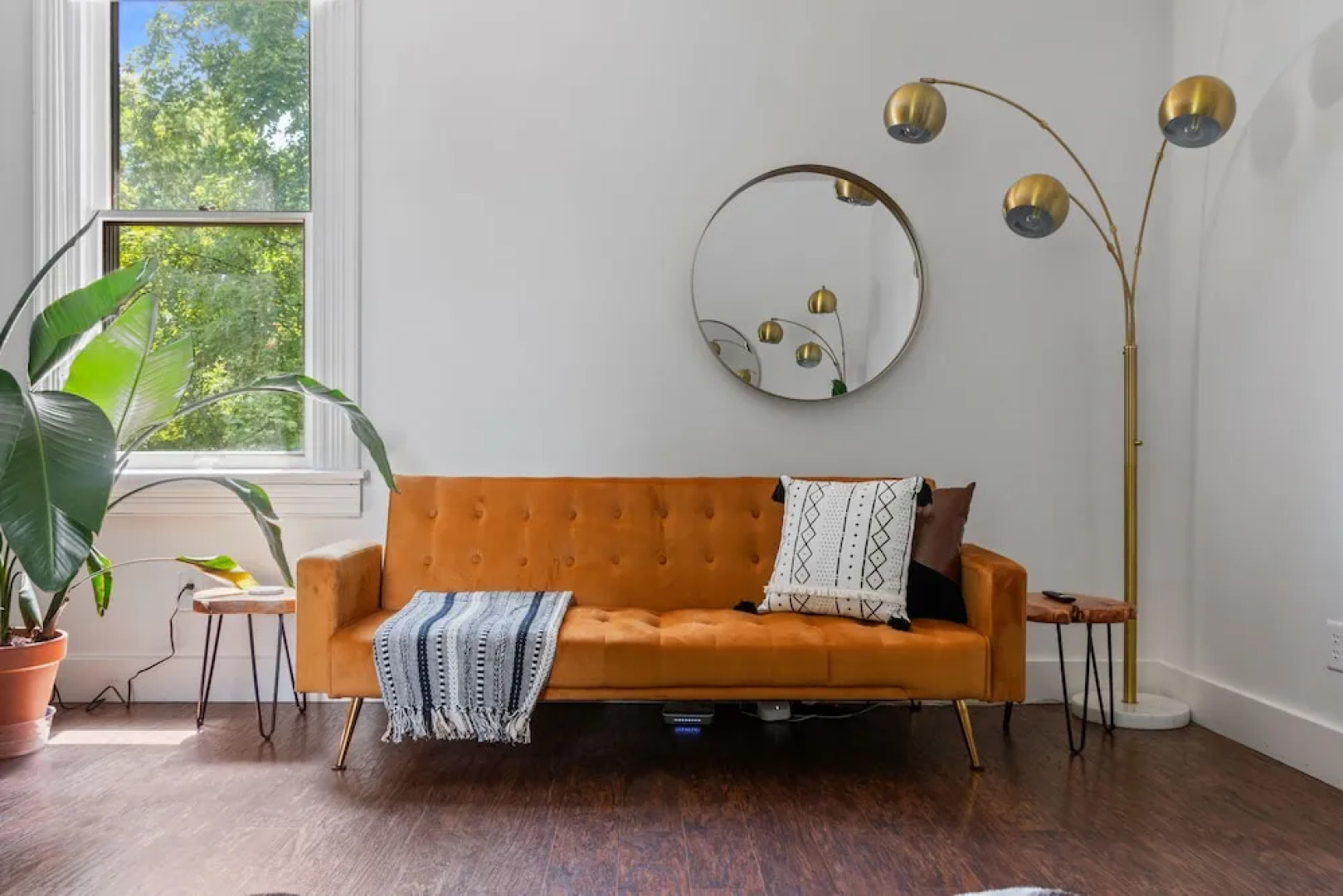 NEW Luxe Pet Friendly Free Parking Downtown