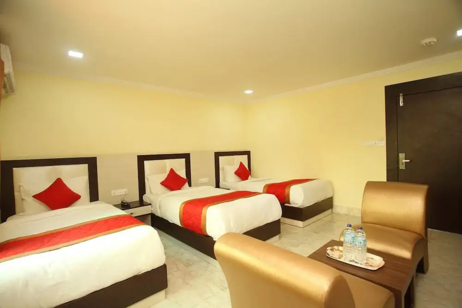 Capital O 494 Hotel Kitchen Hut