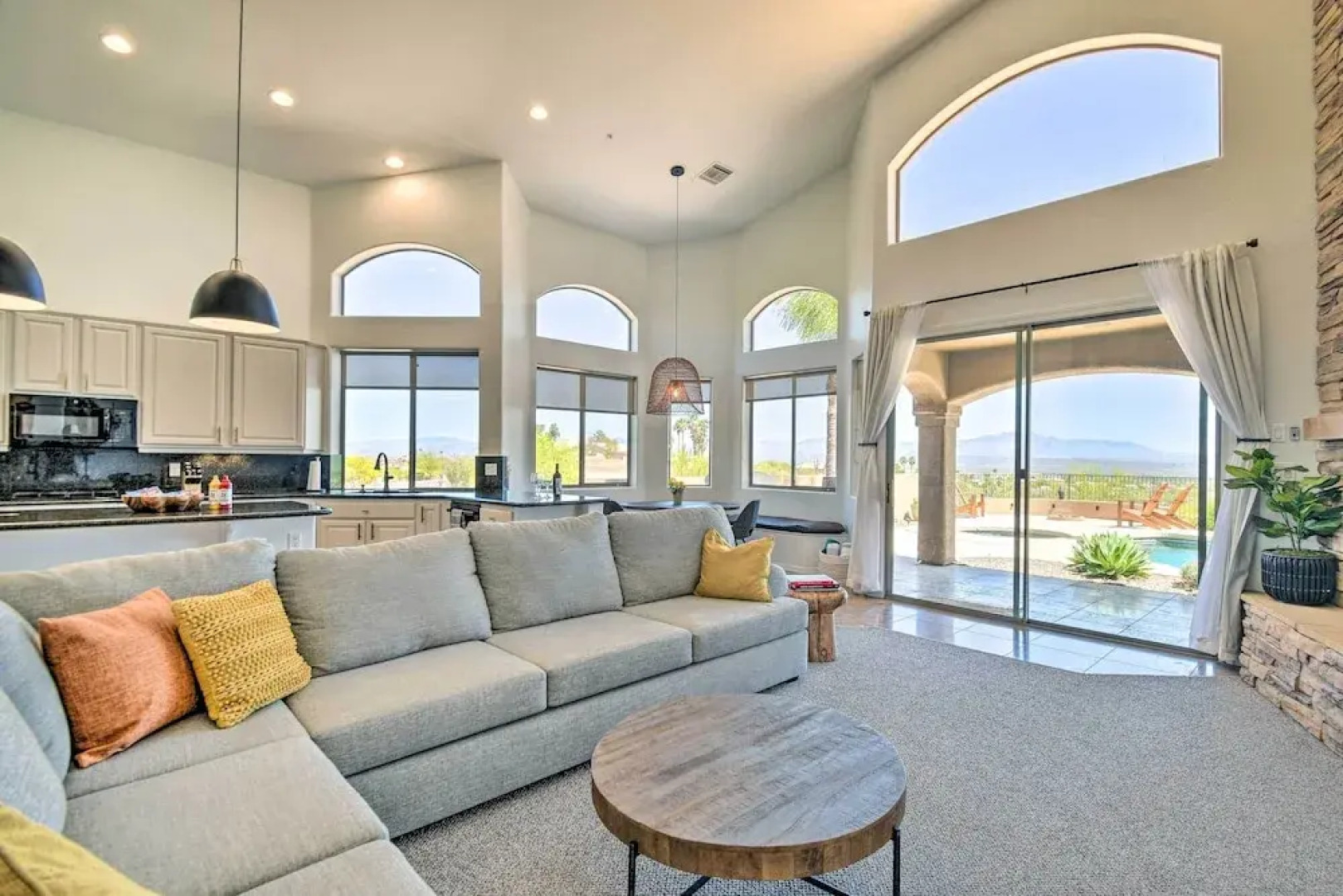 Pool, Spa & Putting Green: Fountain Hills Home!