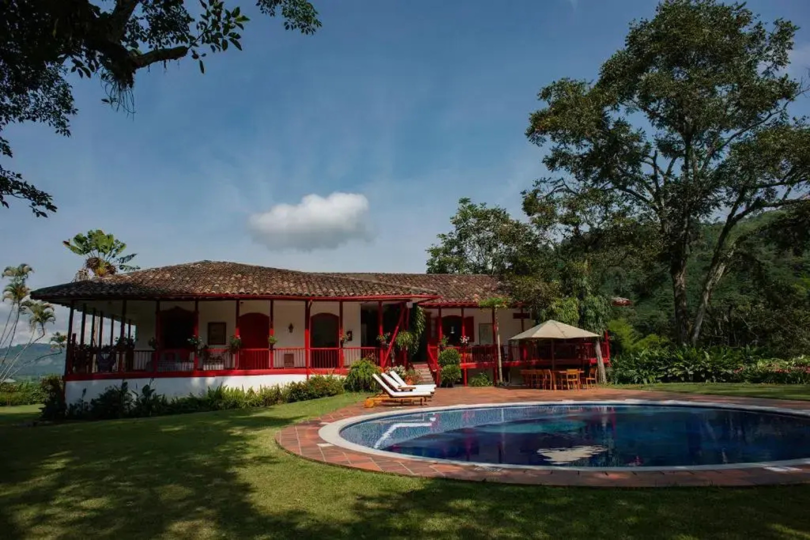 Hacienda Venecia Main House & Coffee Lodge