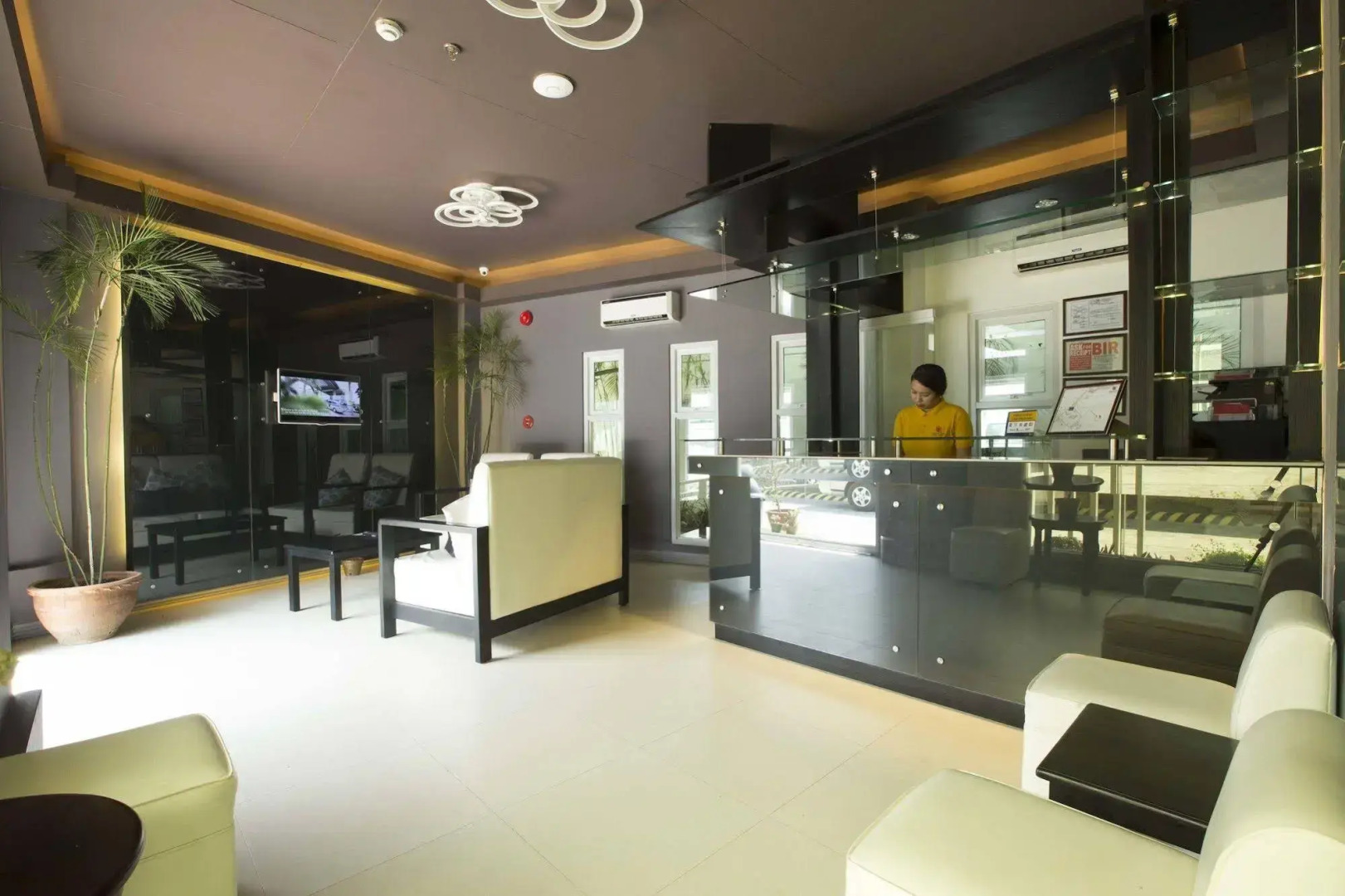 Lucky 9 Budget Hotel