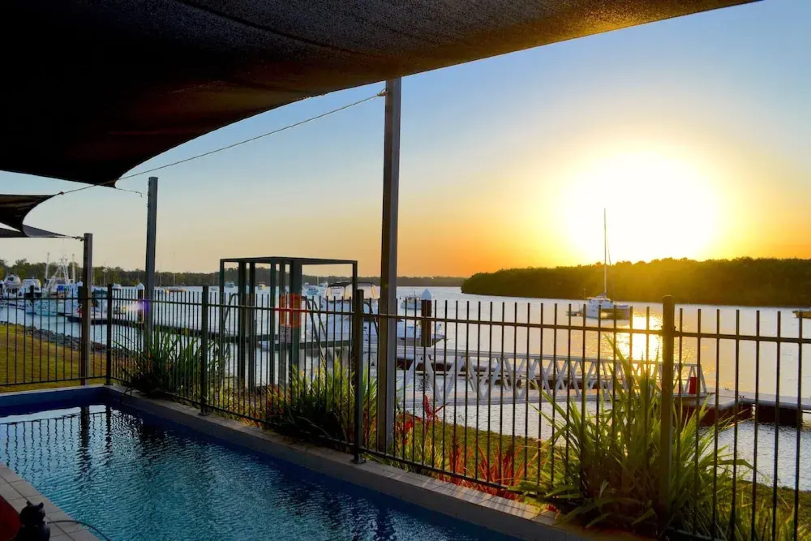 Hinchinbrook Marine Cove Resort