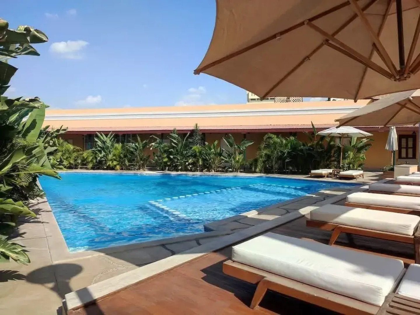 Maison Maxim De Lesseps