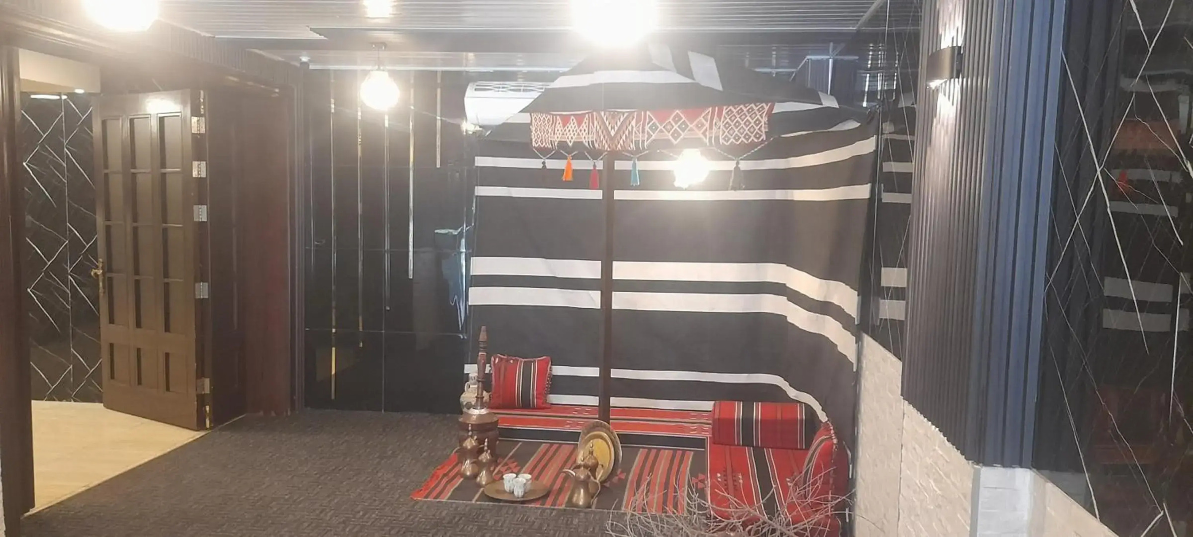 Balcony Hotel & Suites