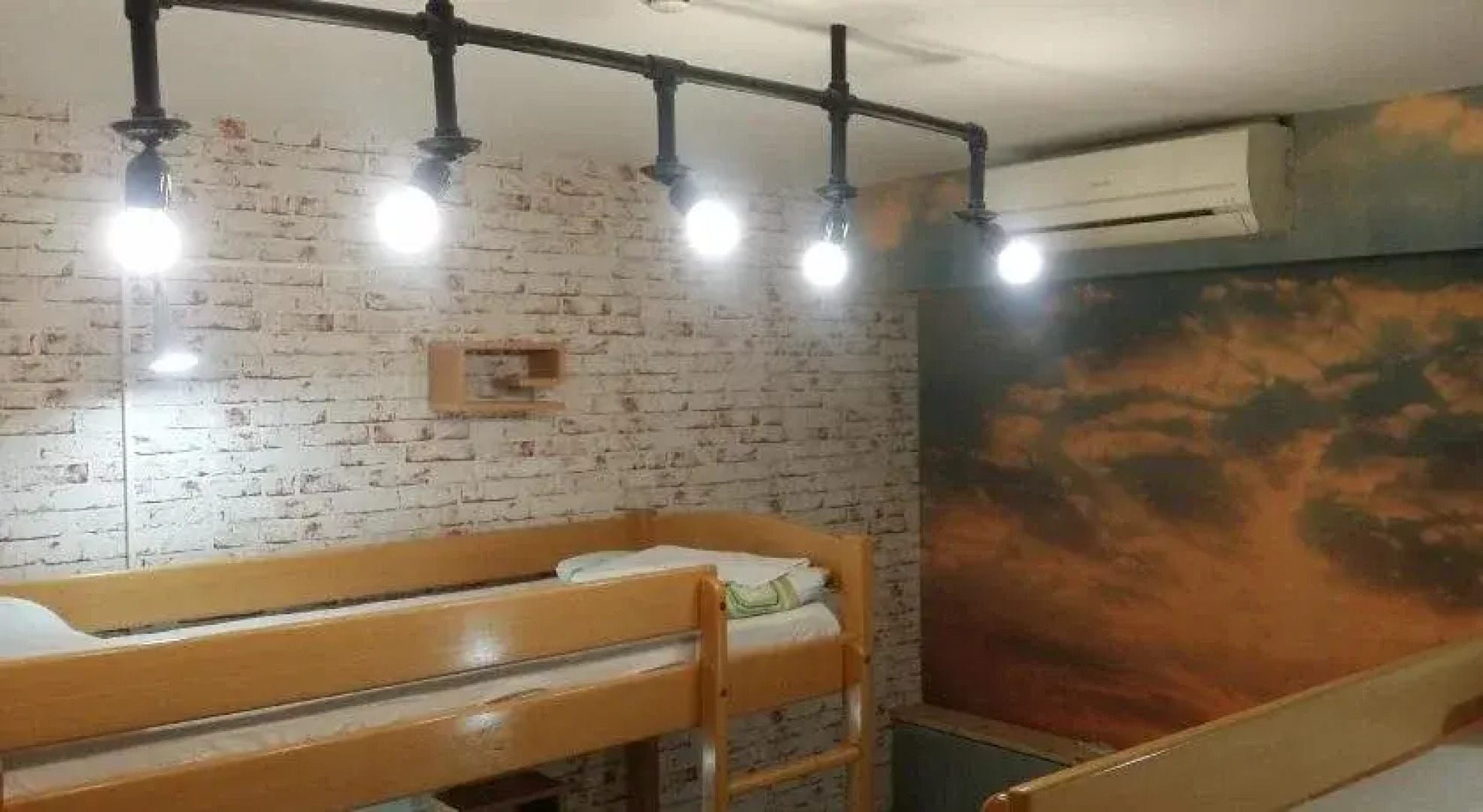 Envoy Hostel & Tours