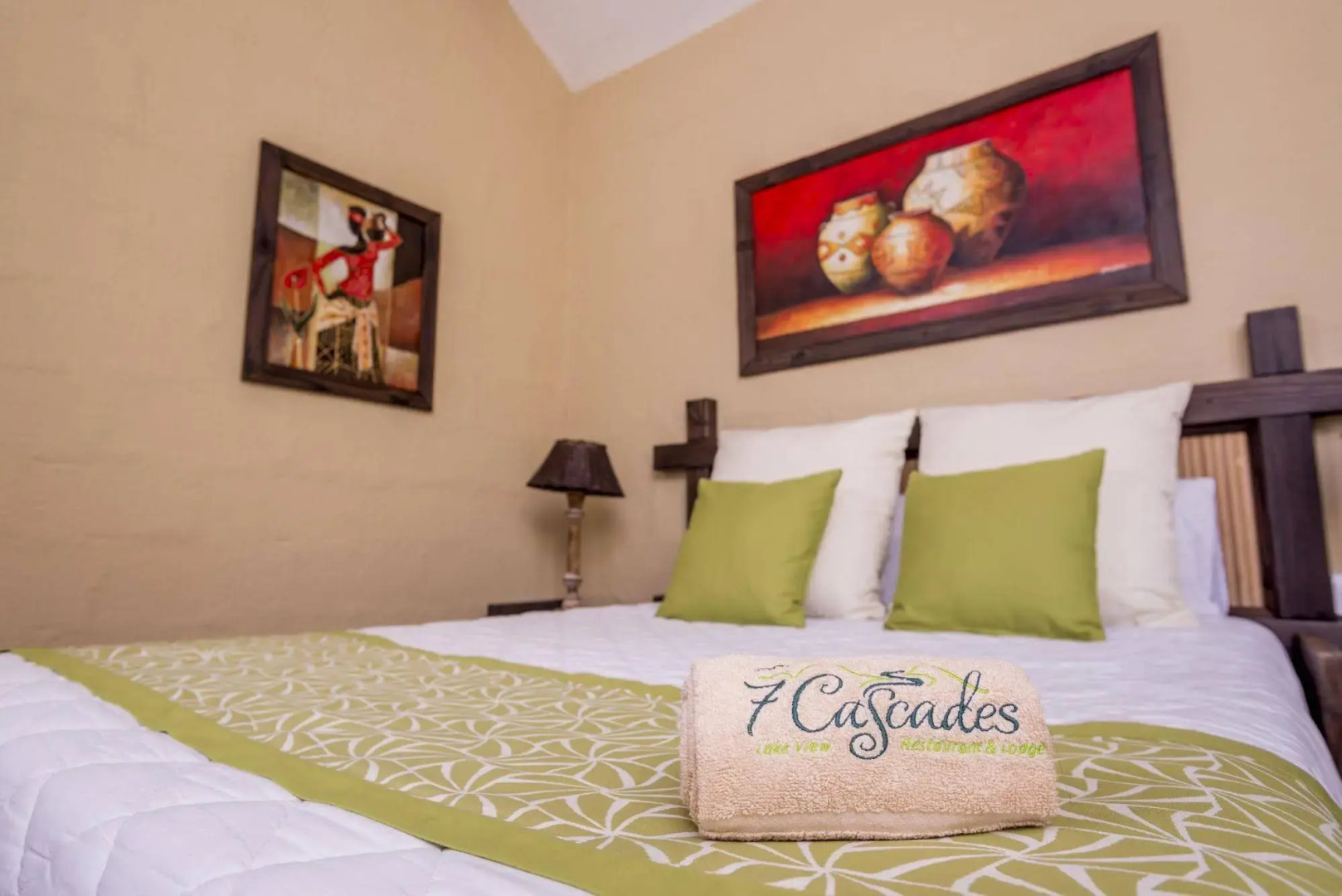 7 Cascades Restaurant Bar & Lodges