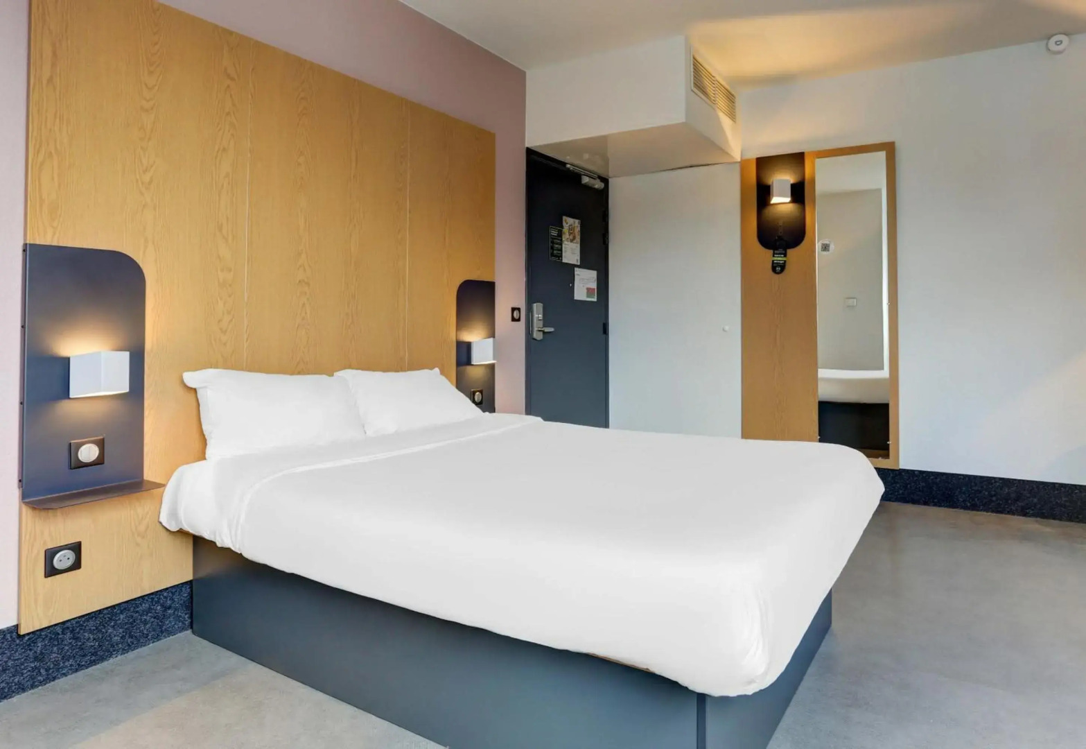 B&B HOTEL Reims Centre Gare