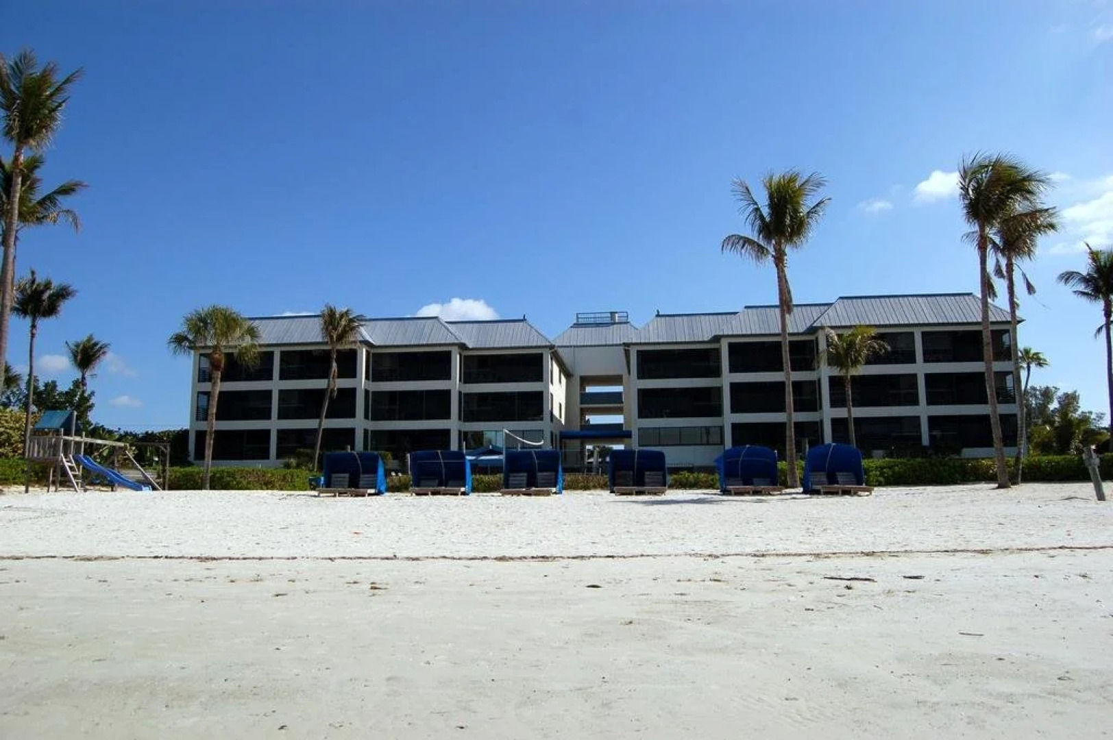 Mariners Boathouse and Beach Resort