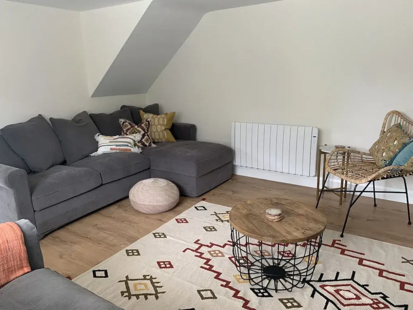 Farm House - Sleeps 7 - Garden - Parking